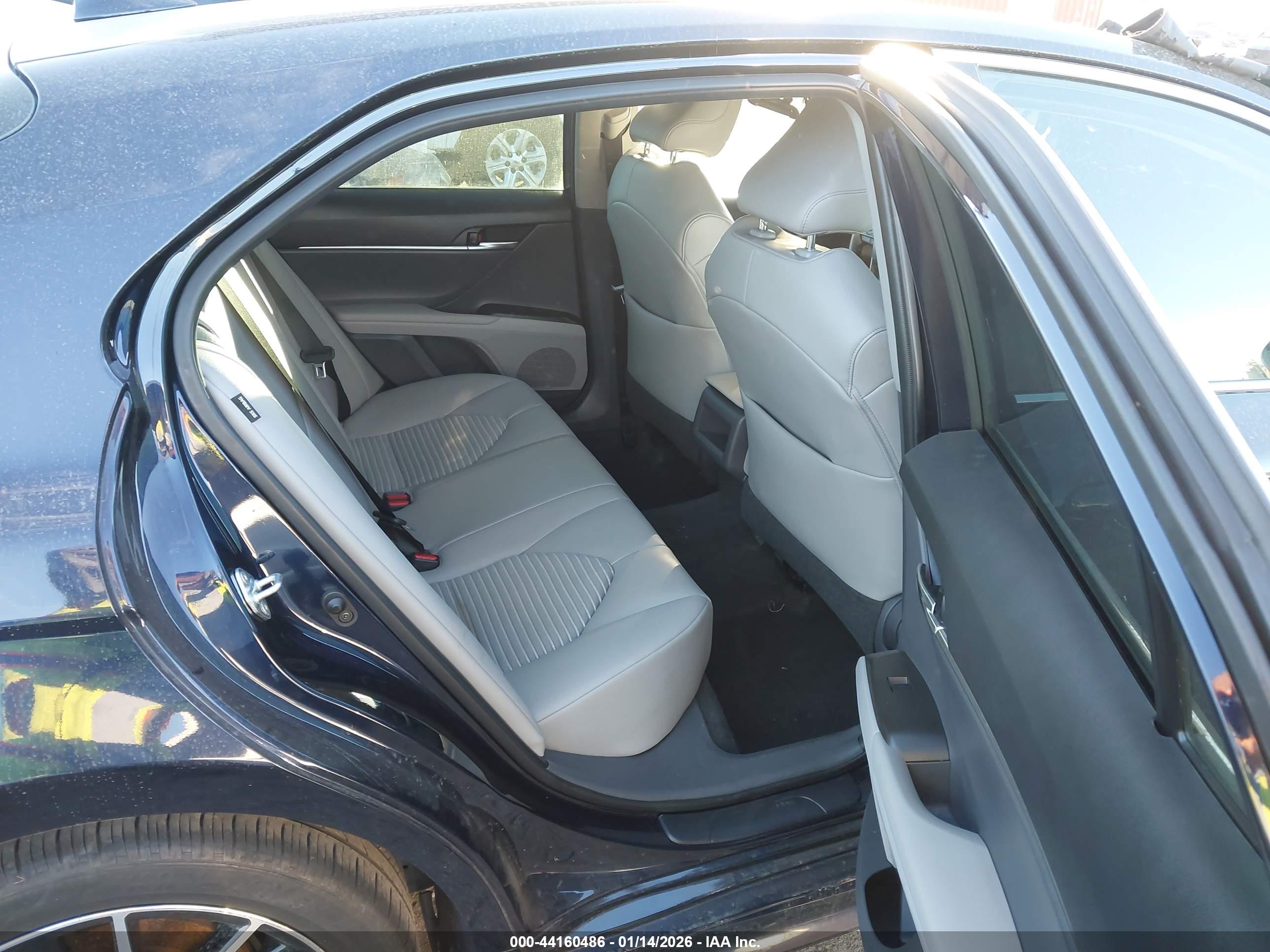 TOYOTA CAMRY image 8