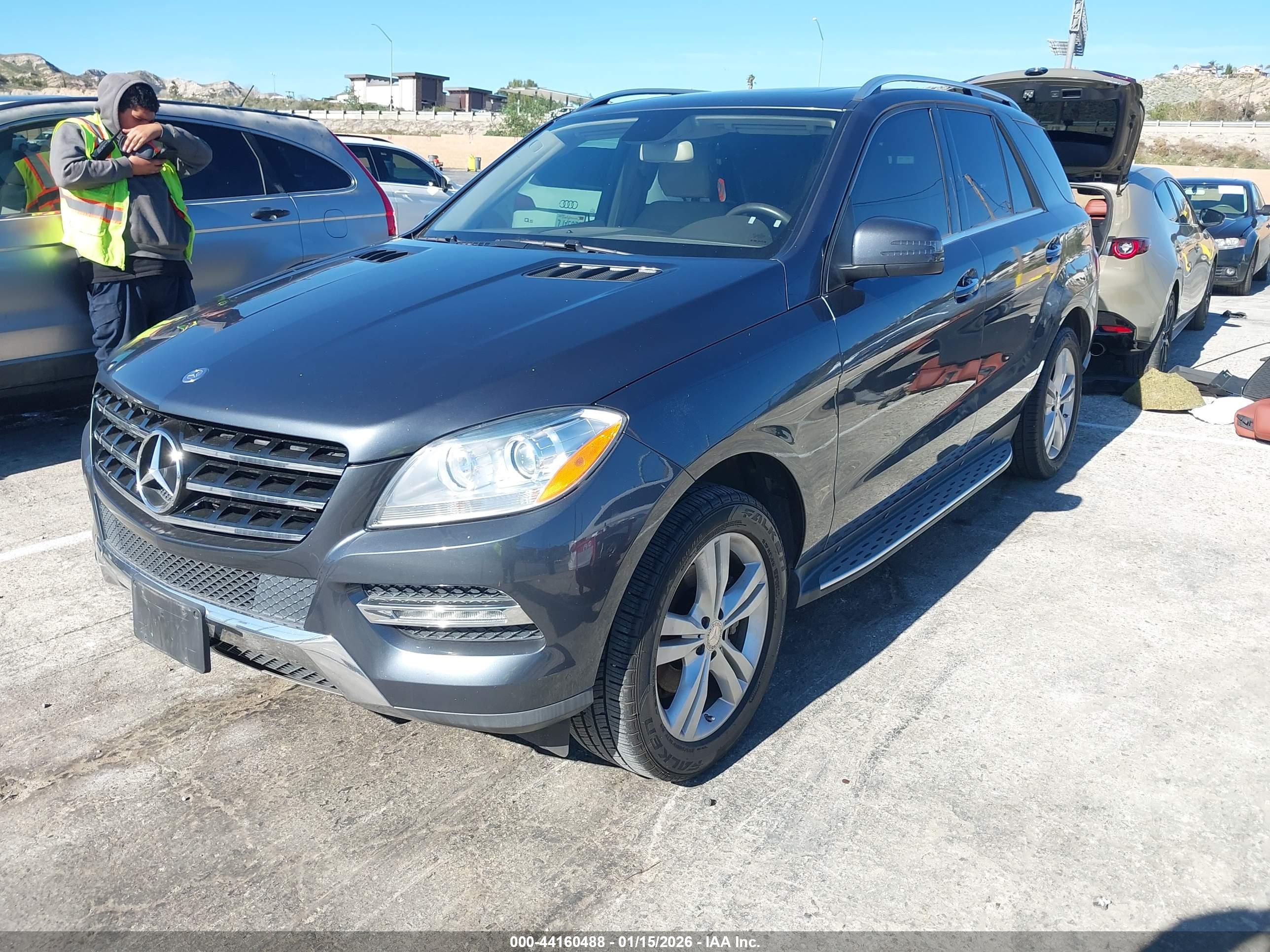 MERCEDES-BENZ ML image 2