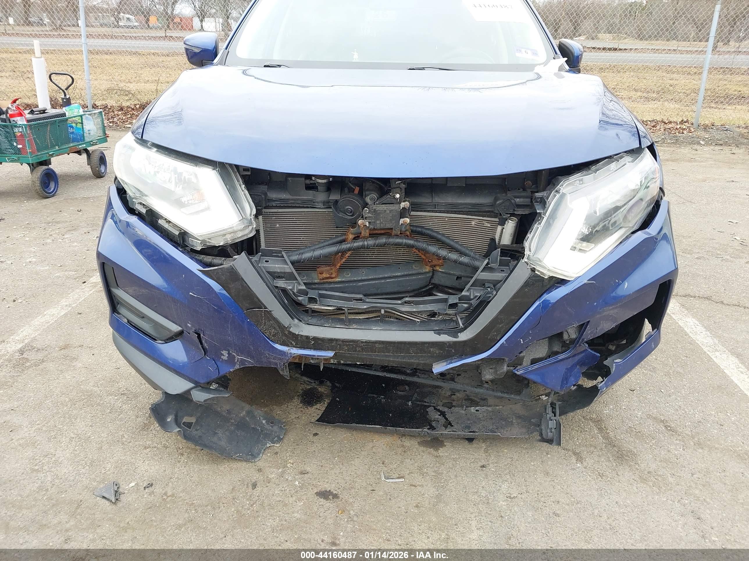 NISSAN ROGUE image 6