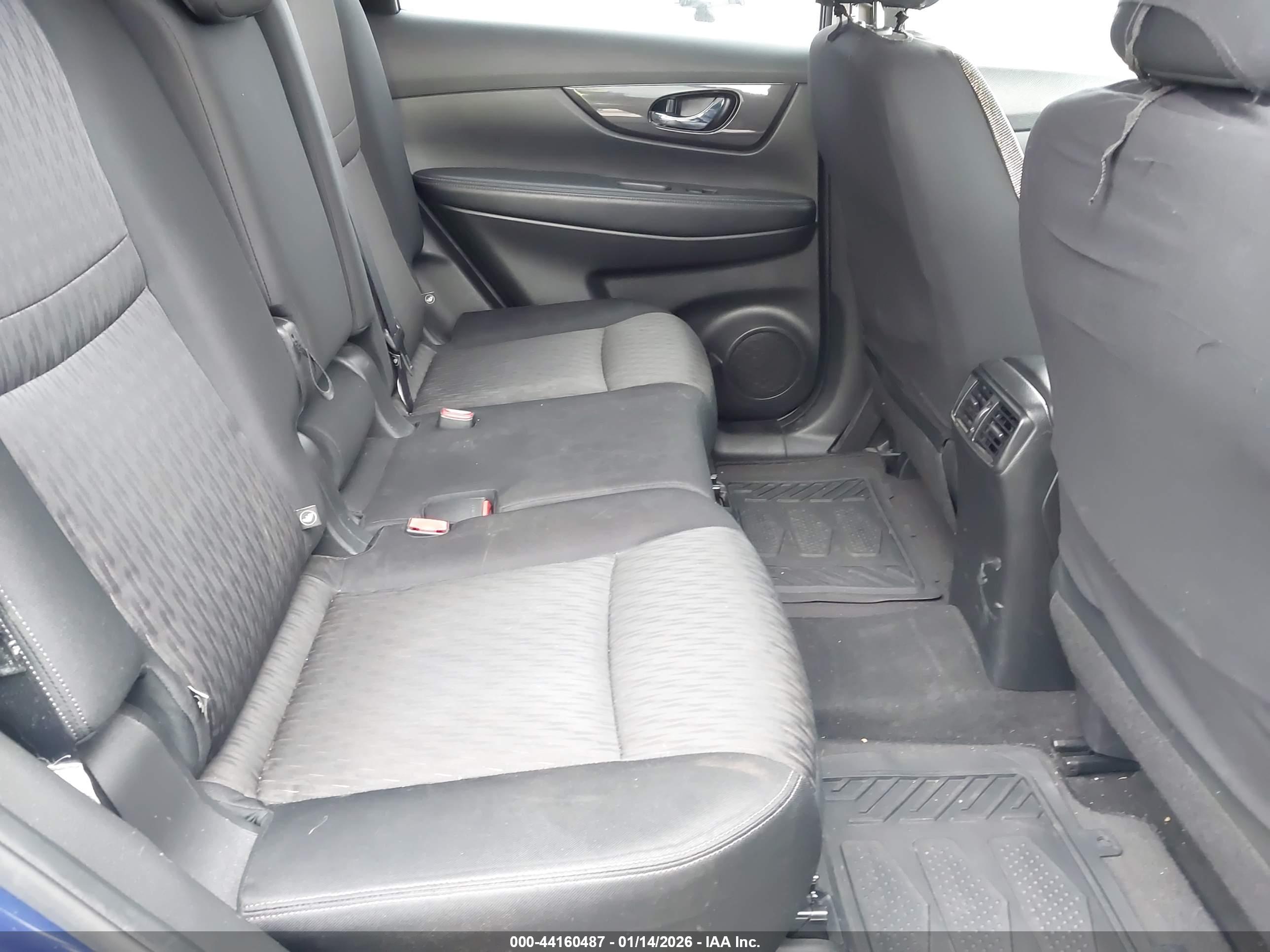 NISSAN ROGUE image 8