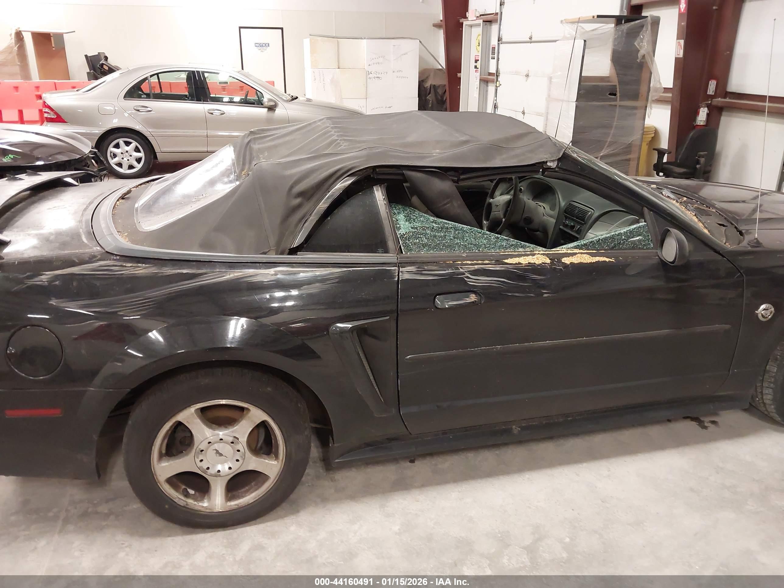 FORD MUSTANG image 6