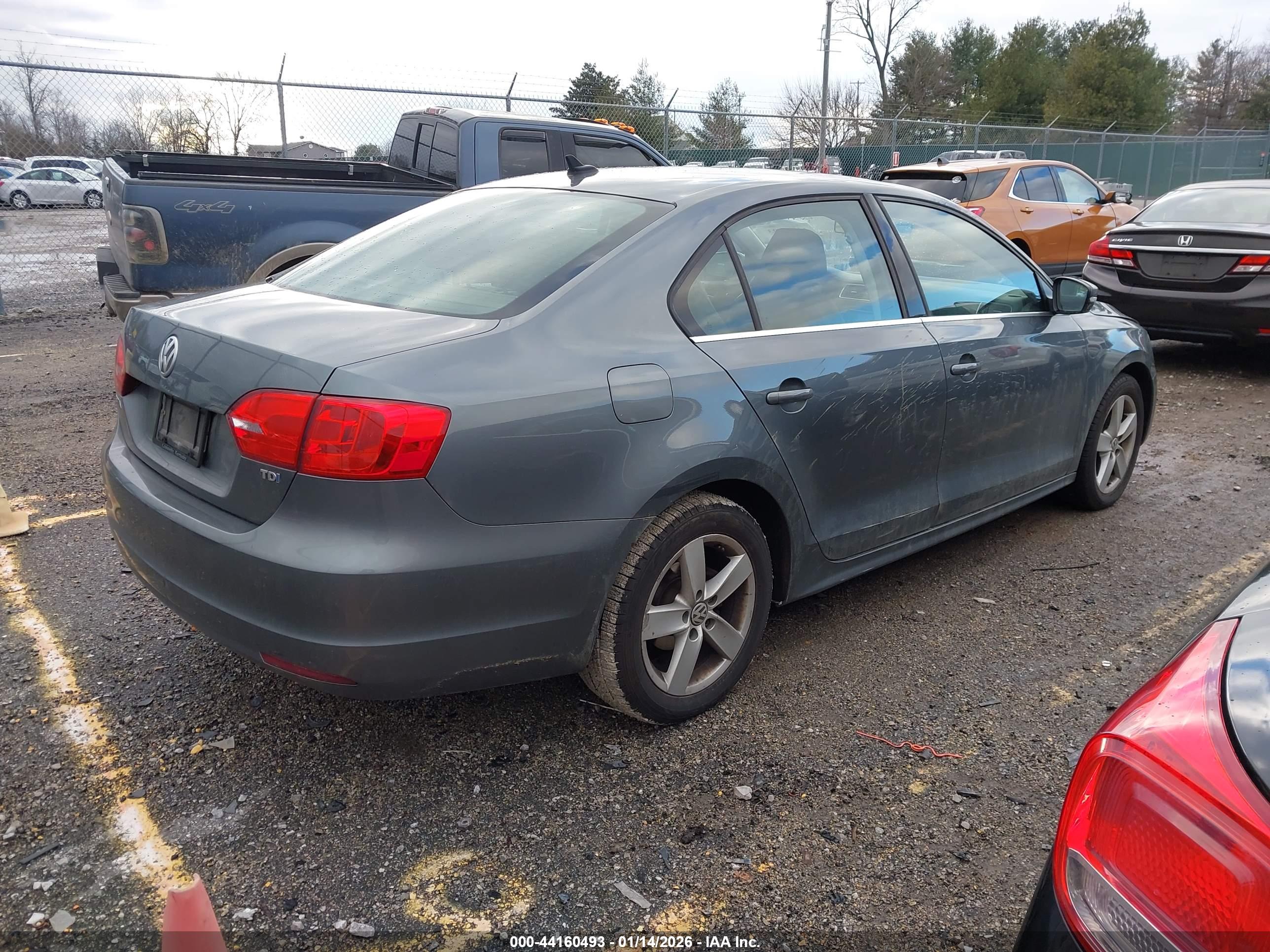 VOLKSWAGEN JETTA image 4