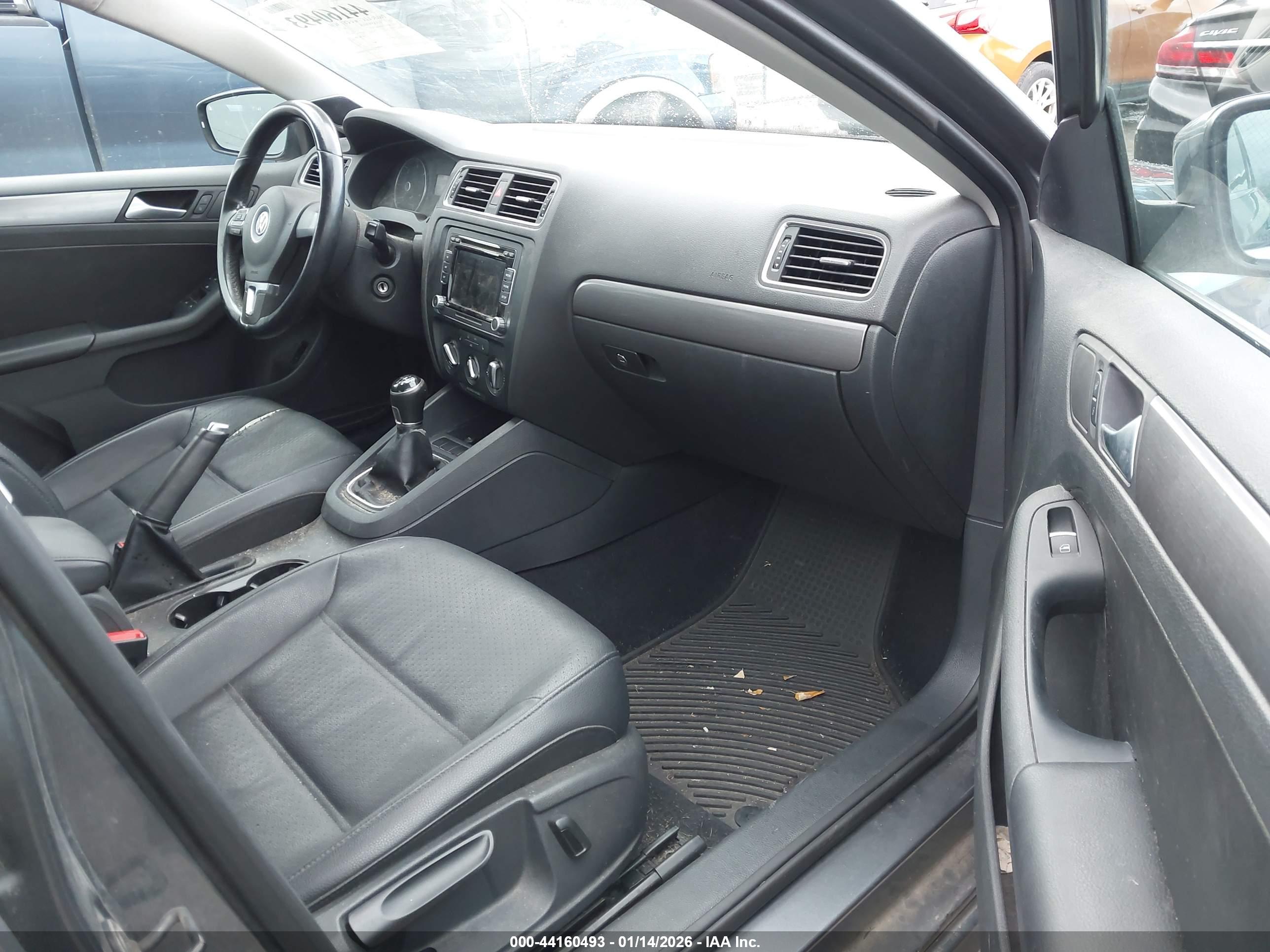 VOLKSWAGEN JETTA image 5