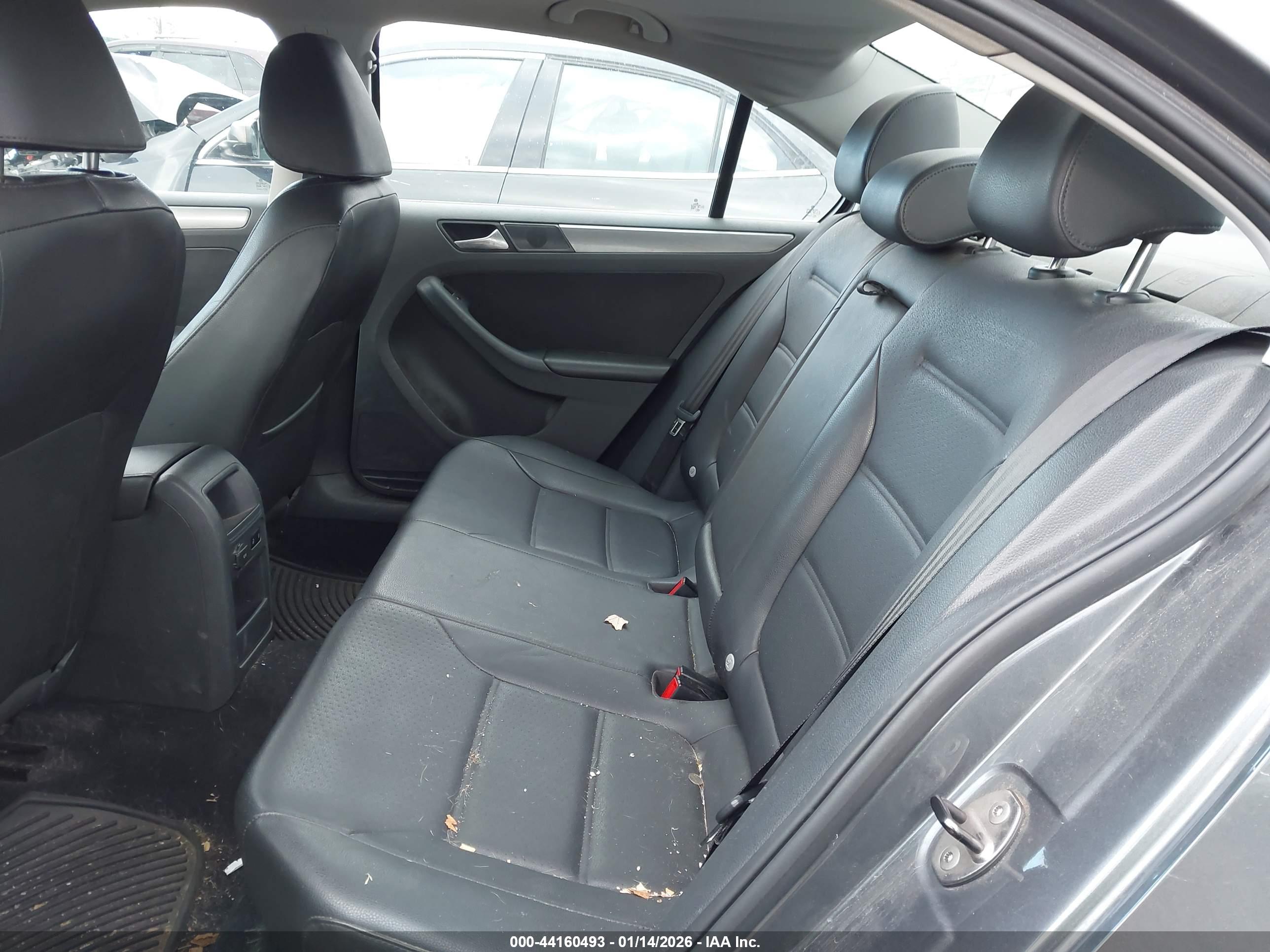 VOLKSWAGEN JETTA image 8