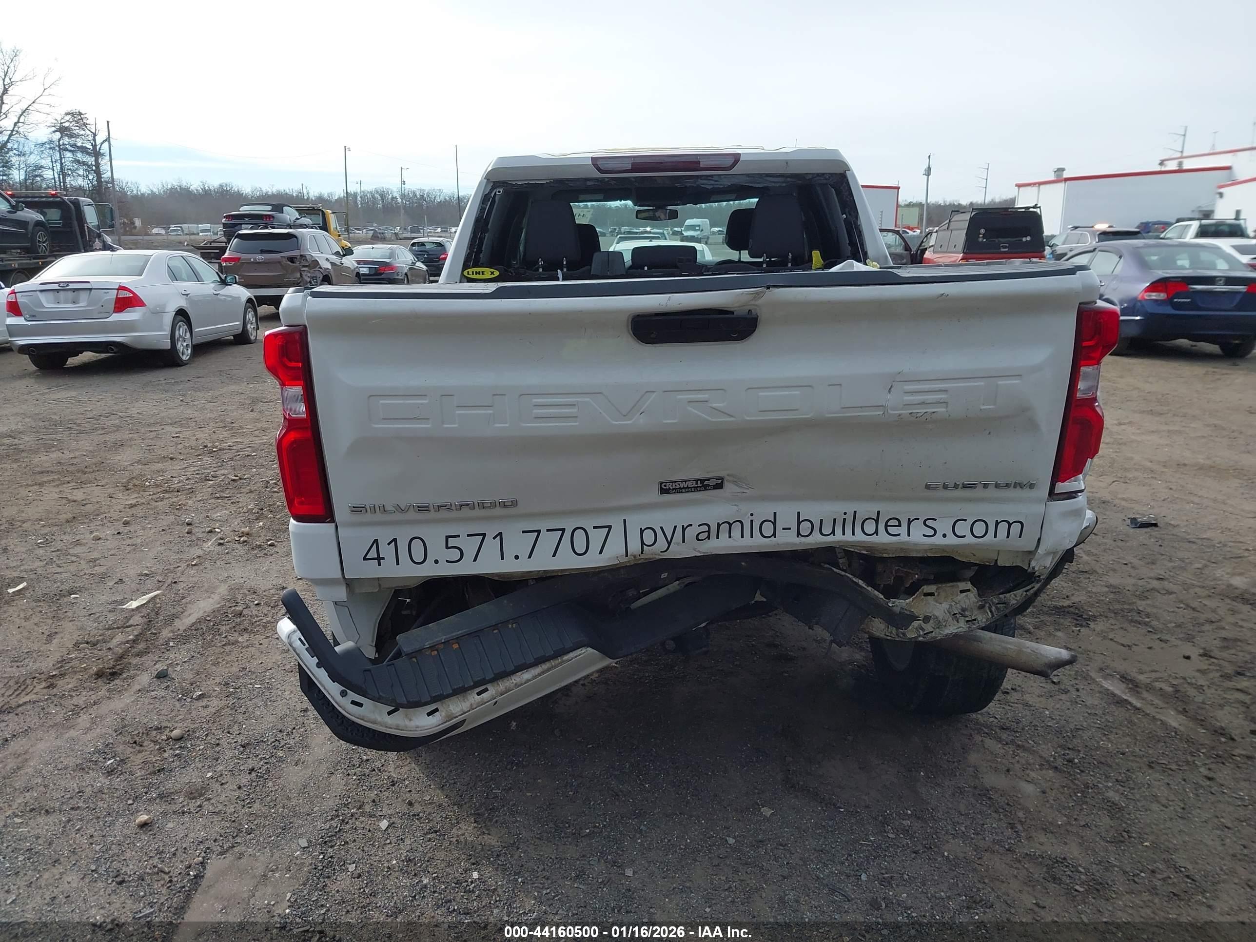 CHEVROLET SILVERADO image 6