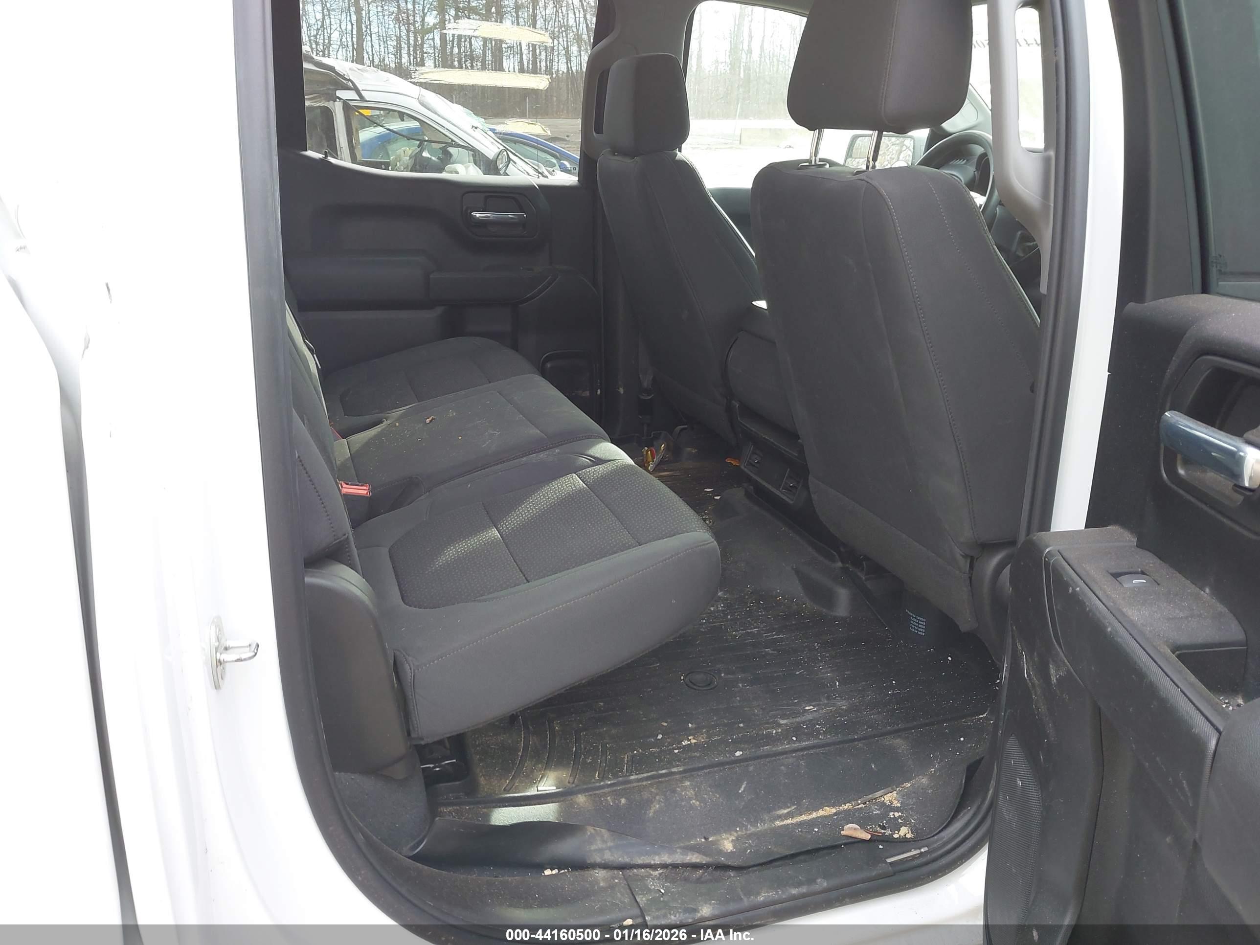 CHEVROLET SILVERADO image 8
