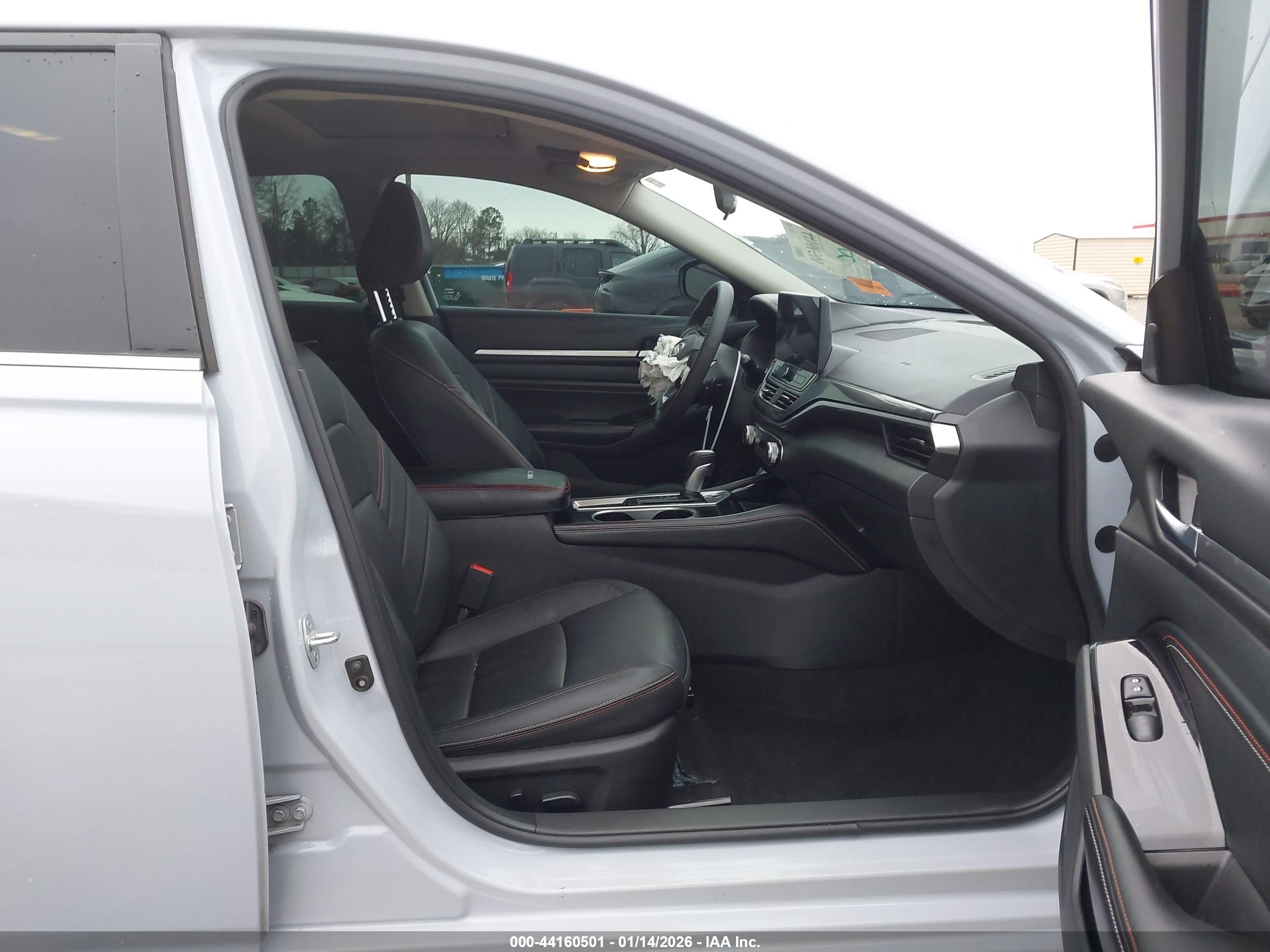 NISSAN ALTIMA image 5