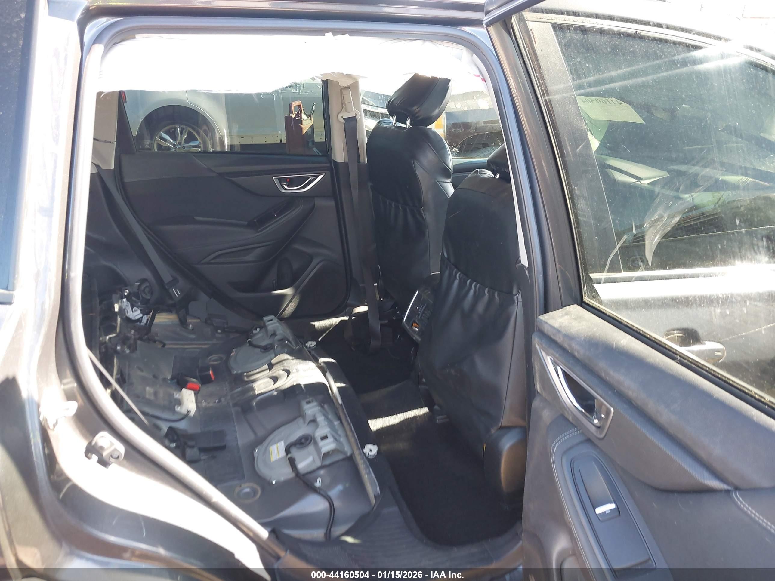 SUBARU FORESTER image 8
