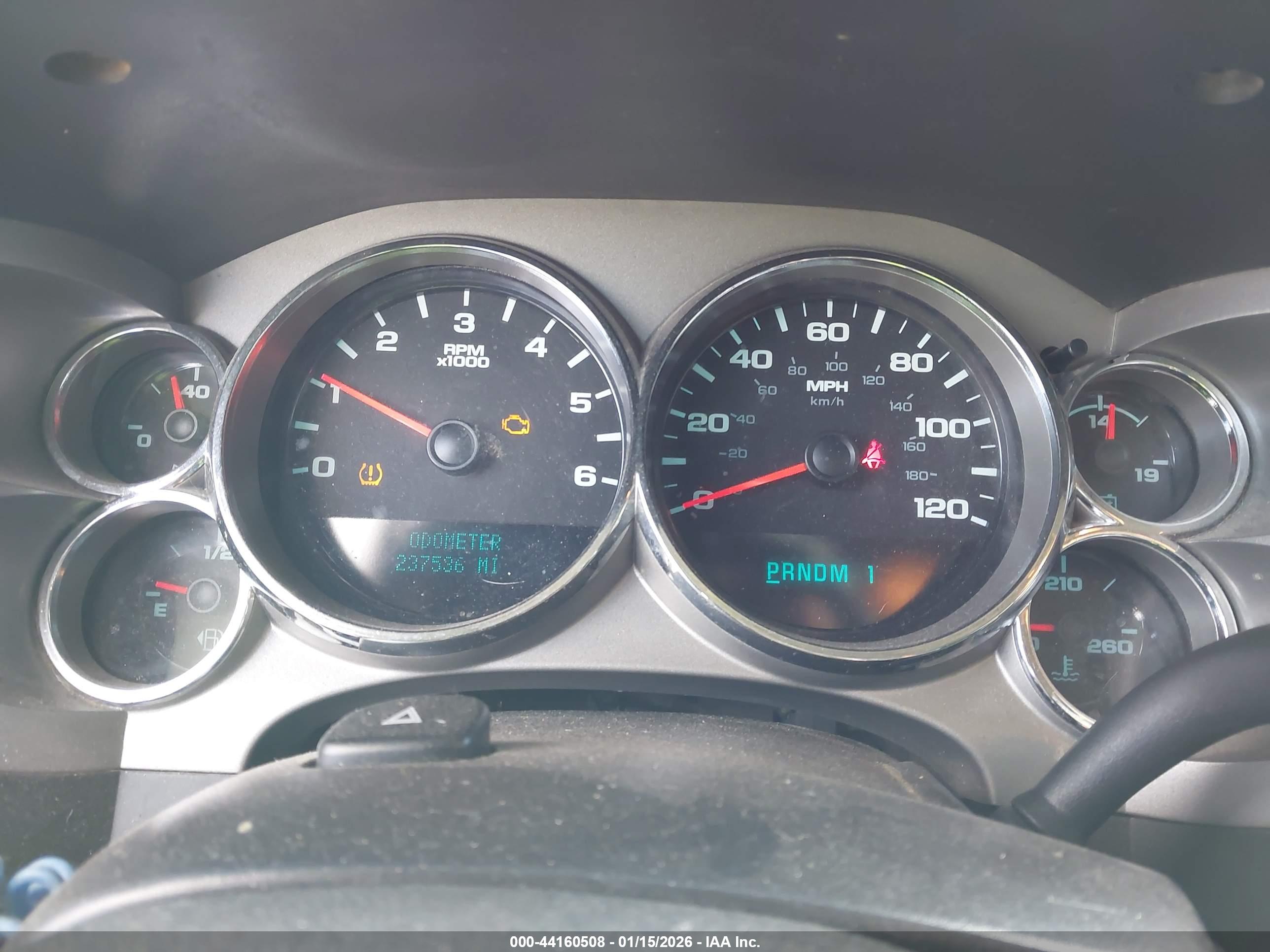 CHEVROLET SILVERADO image 7