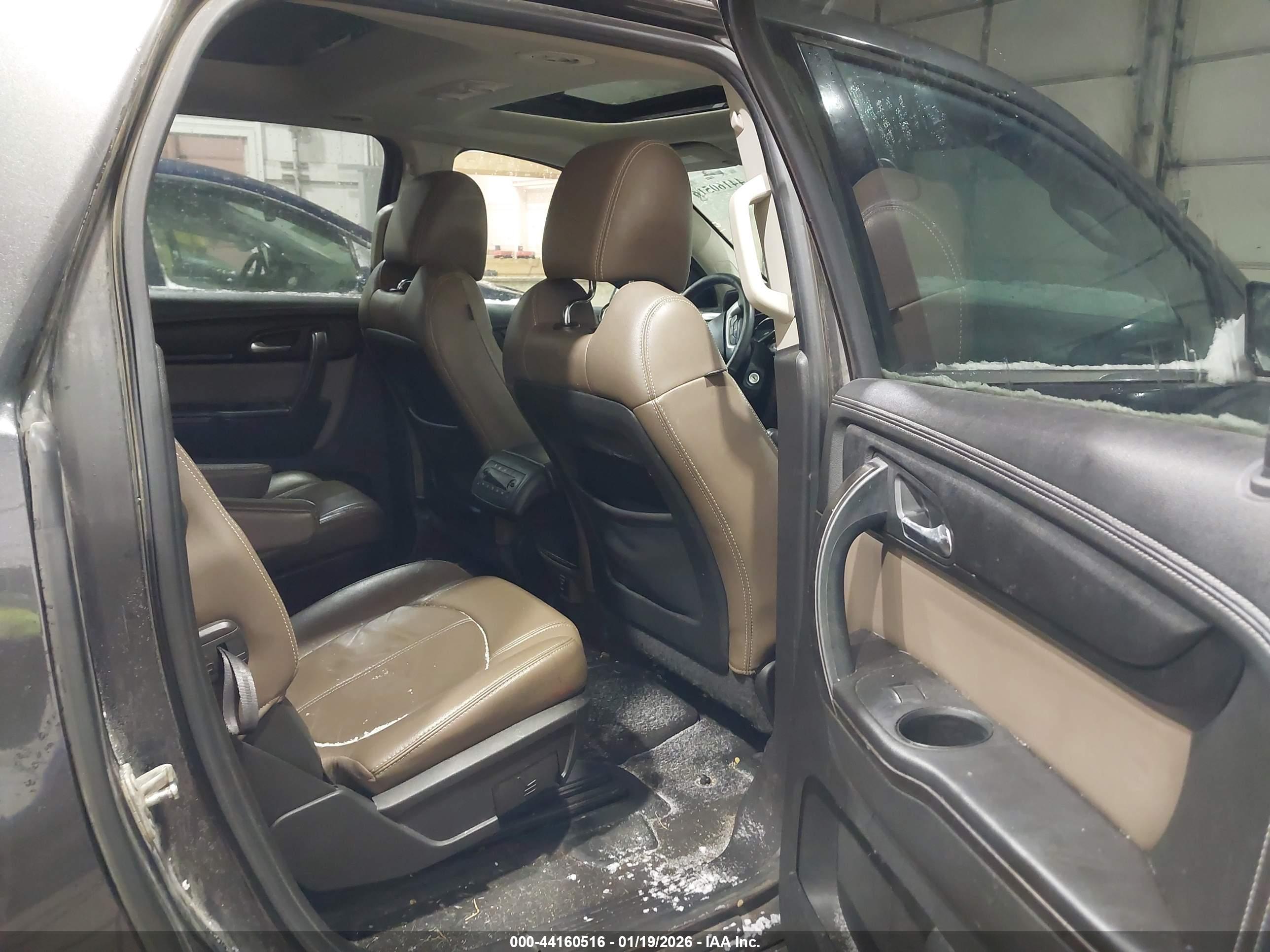 GMC ACADIA image 8