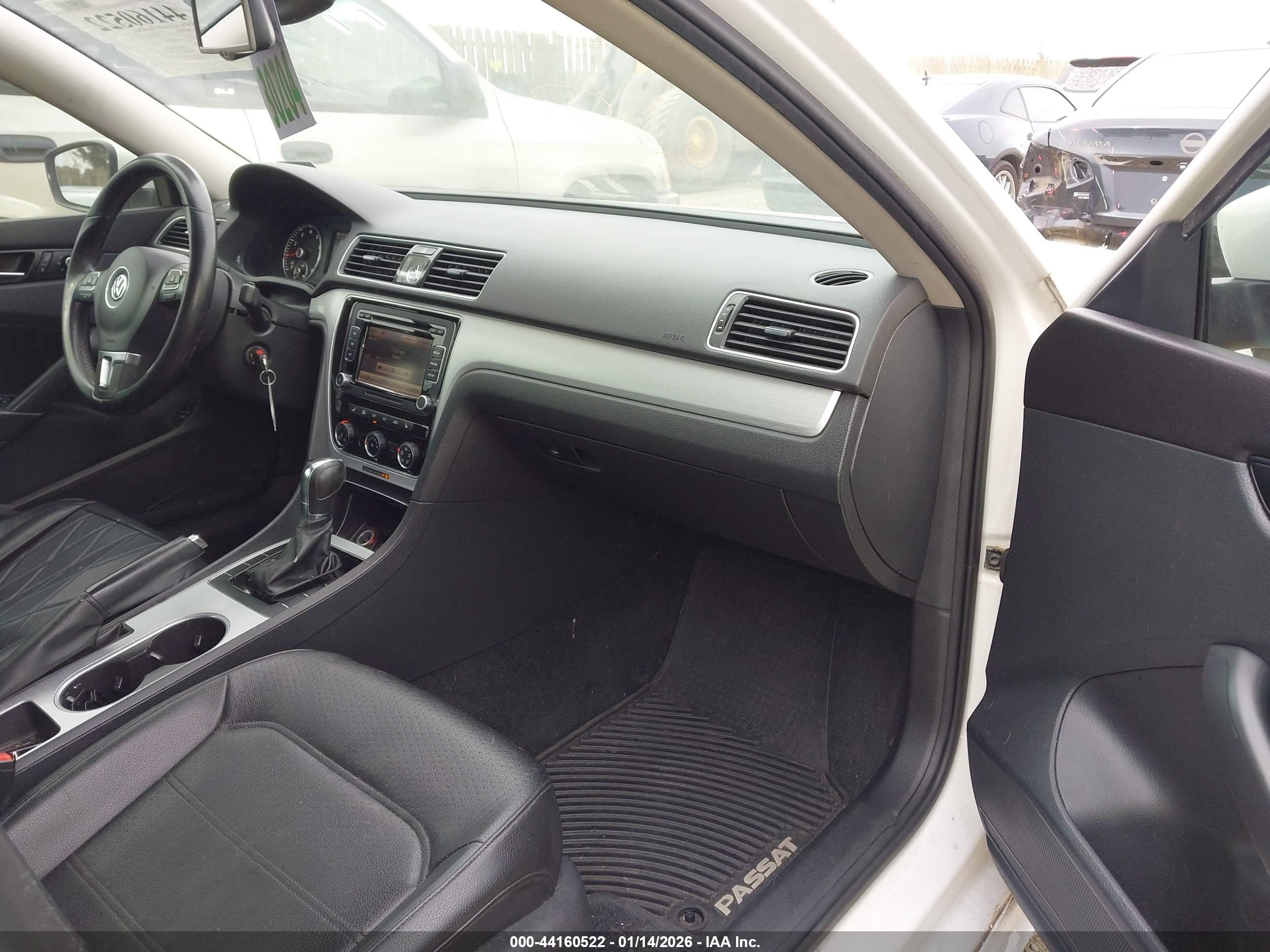 VOLKSWAGEN PASSAT image 5