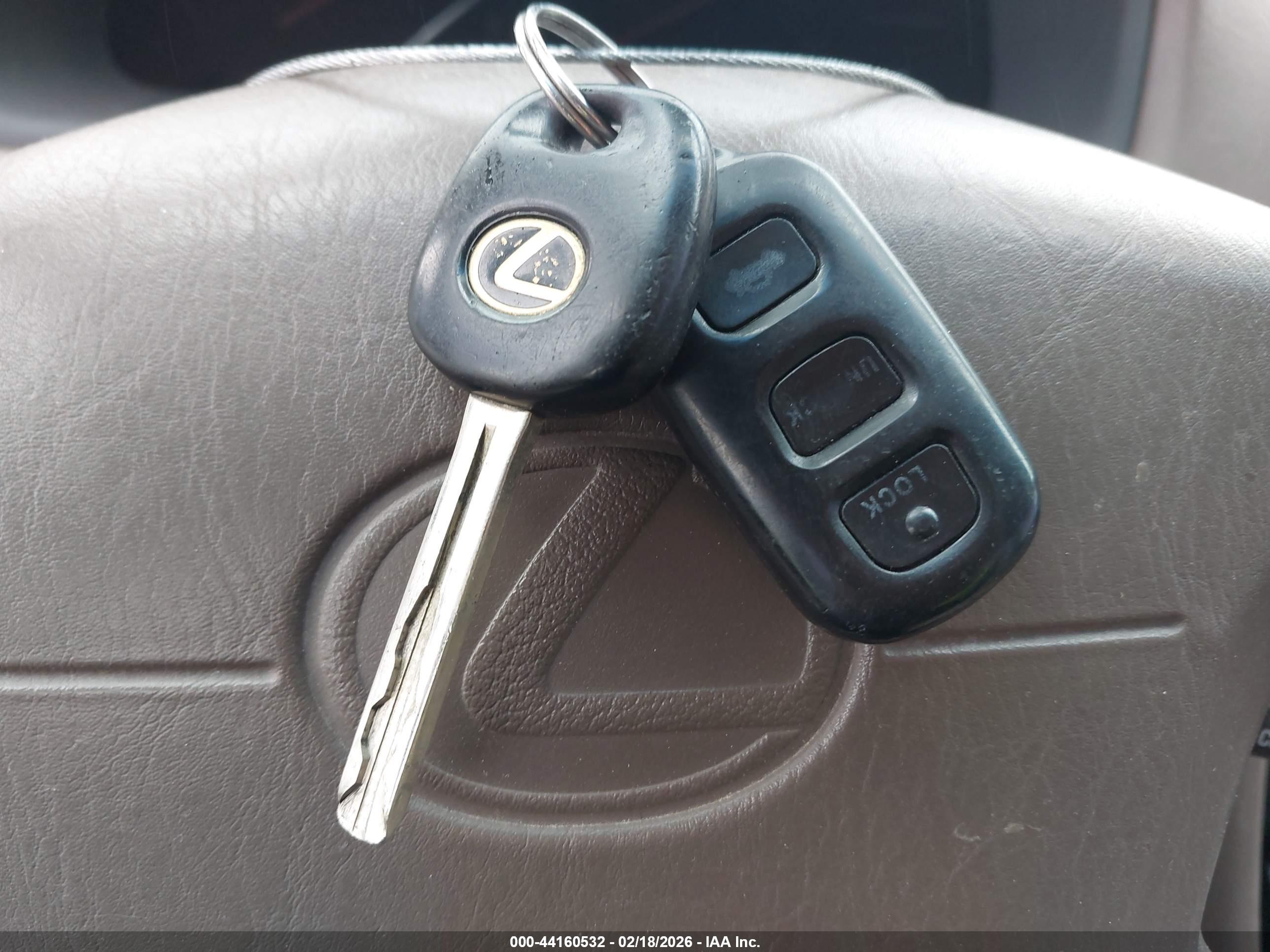 LEXUS ES image 11