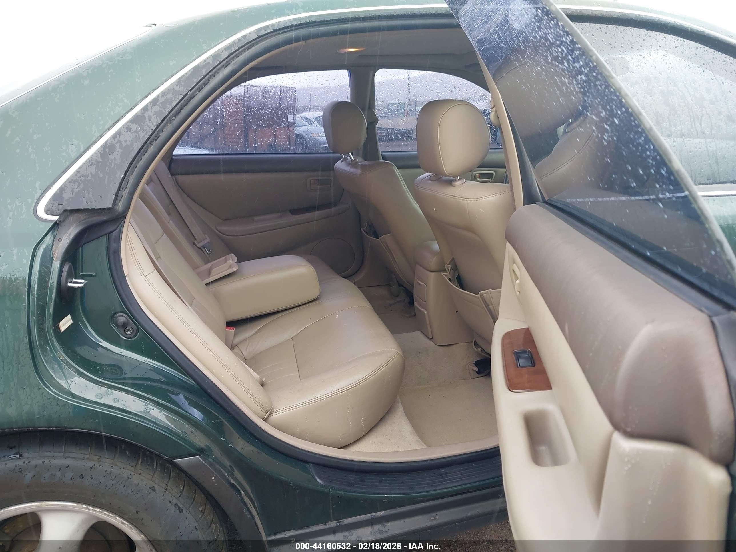 LEXUS ES image 8