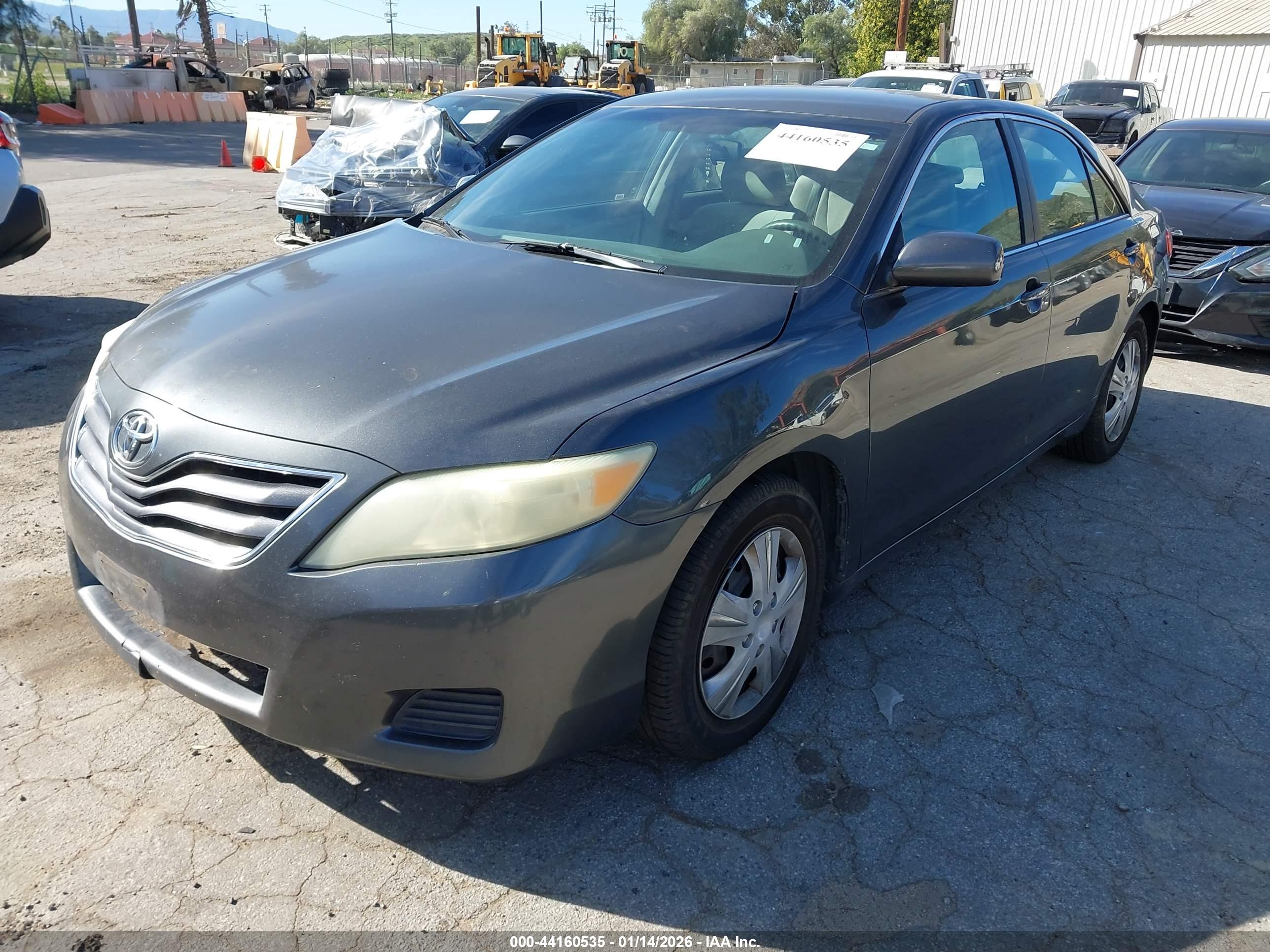 TOYOTA CAMRY image 2