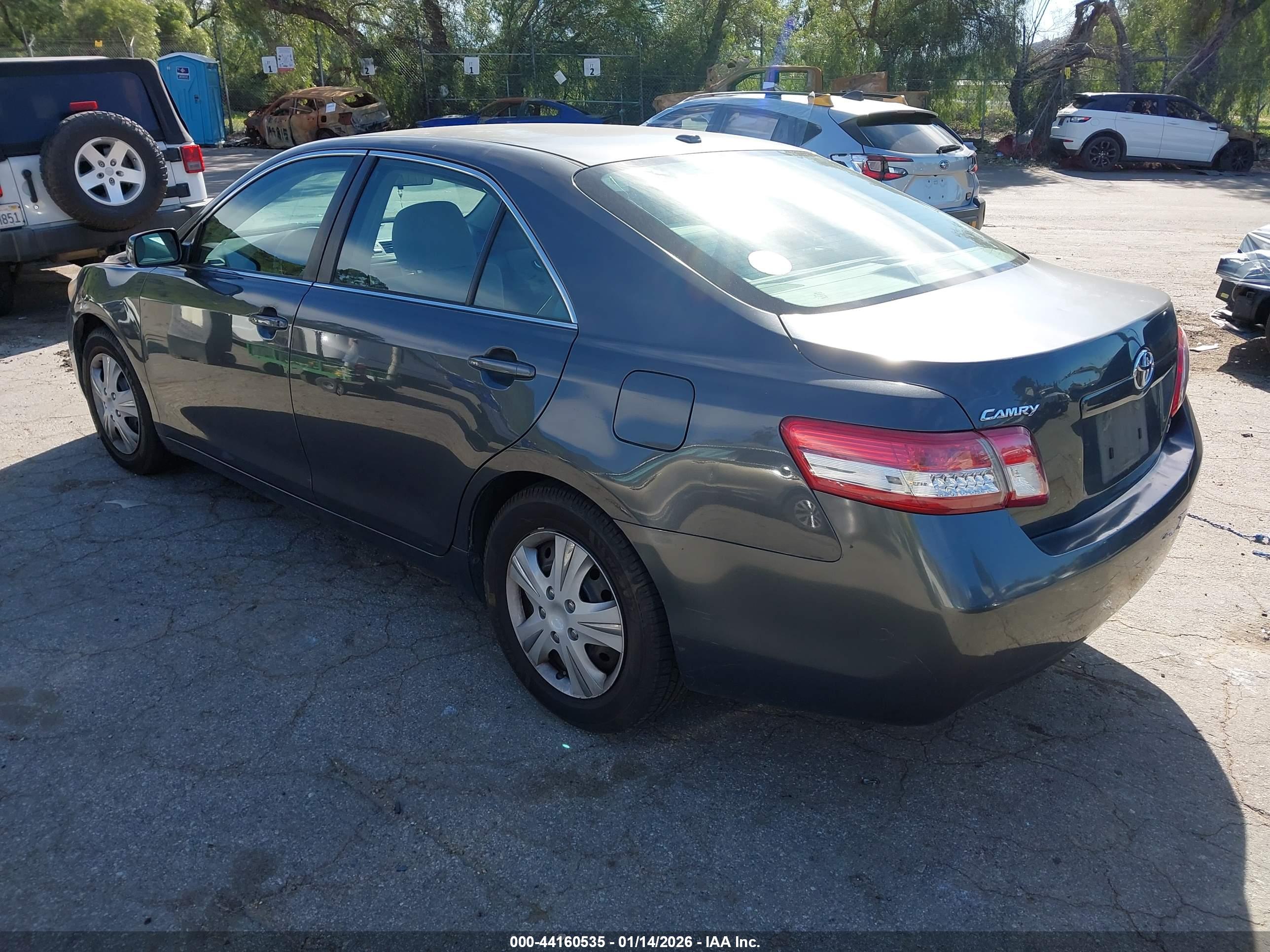 TOYOTA CAMRY image 3