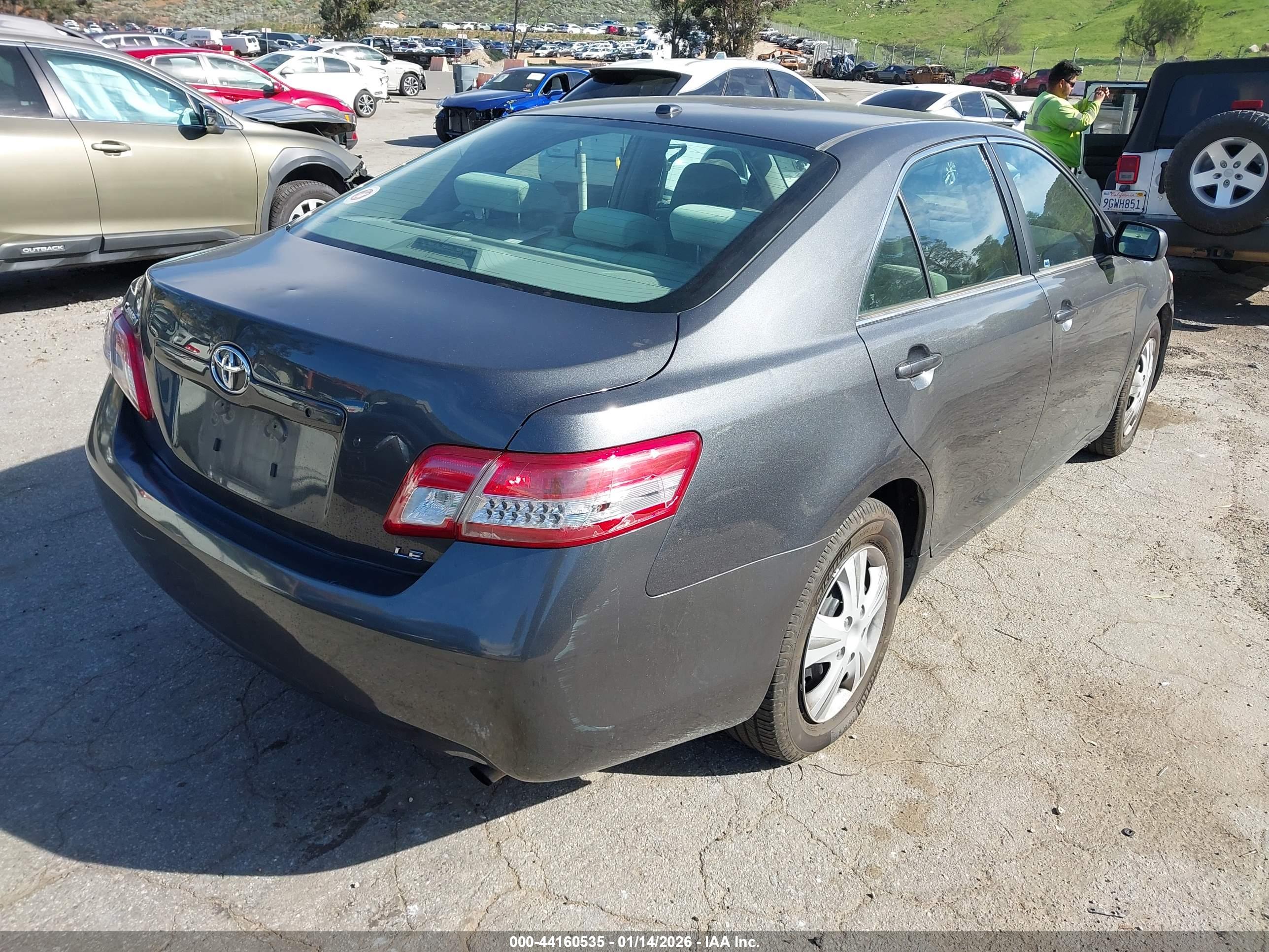 TOYOTA CAMRY image 4