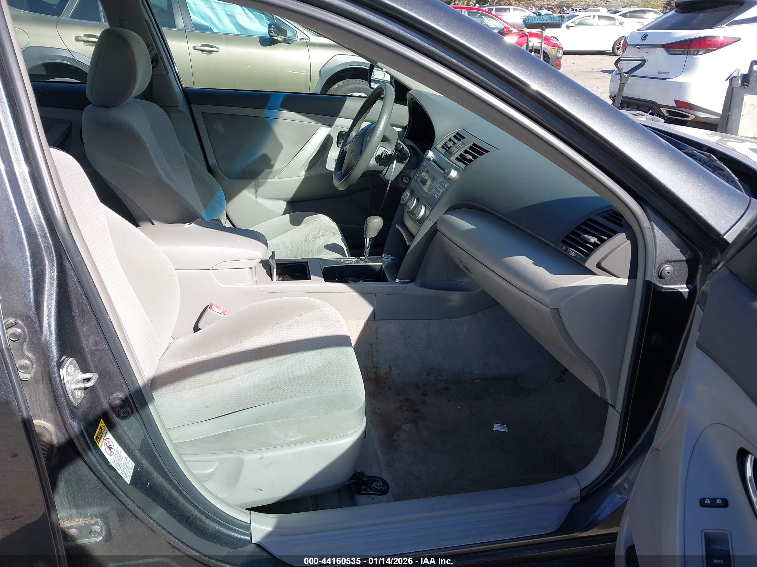 TOYOTA CAMRY image 5
