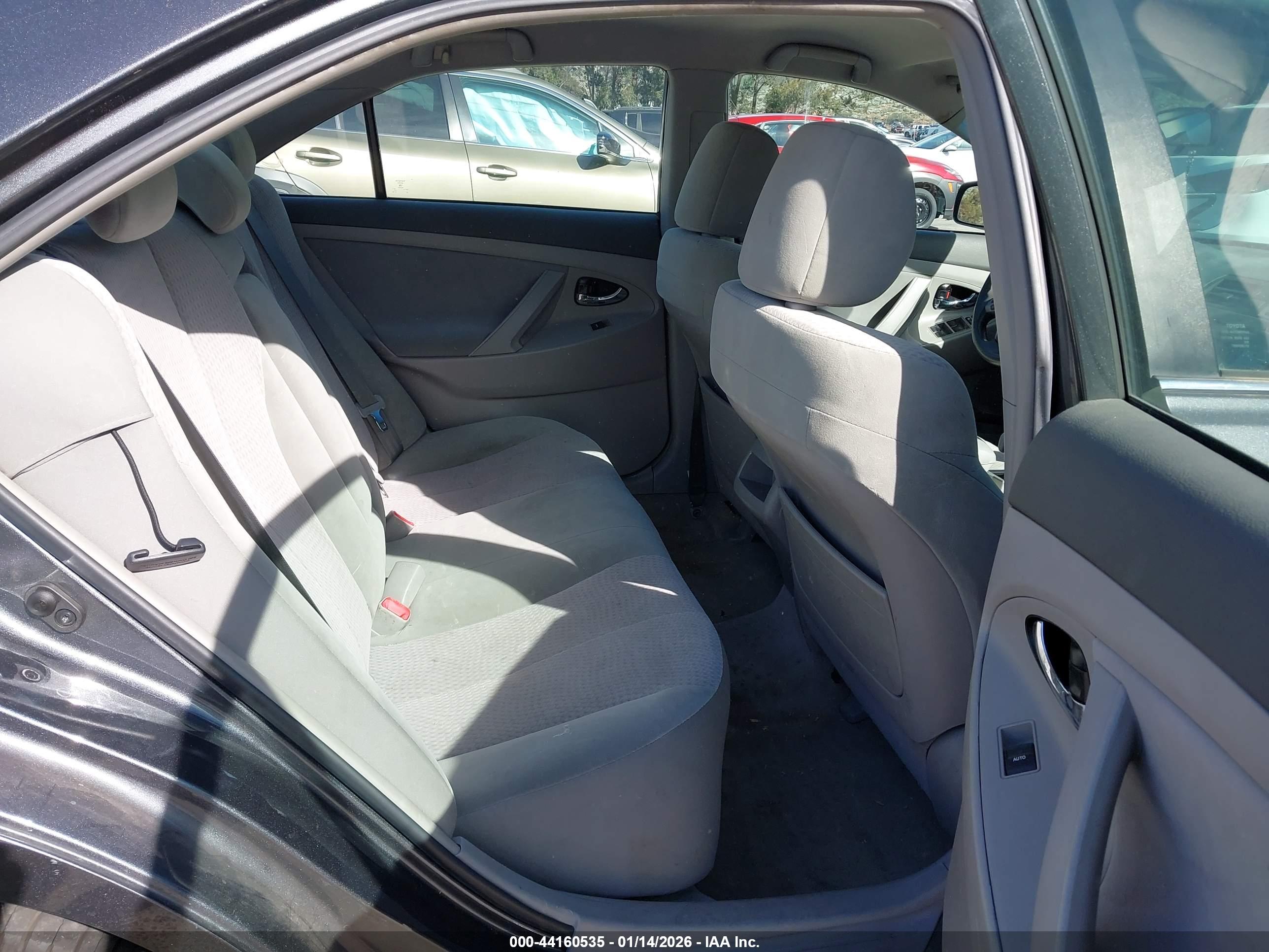 TOYOTA CAMRY image 8