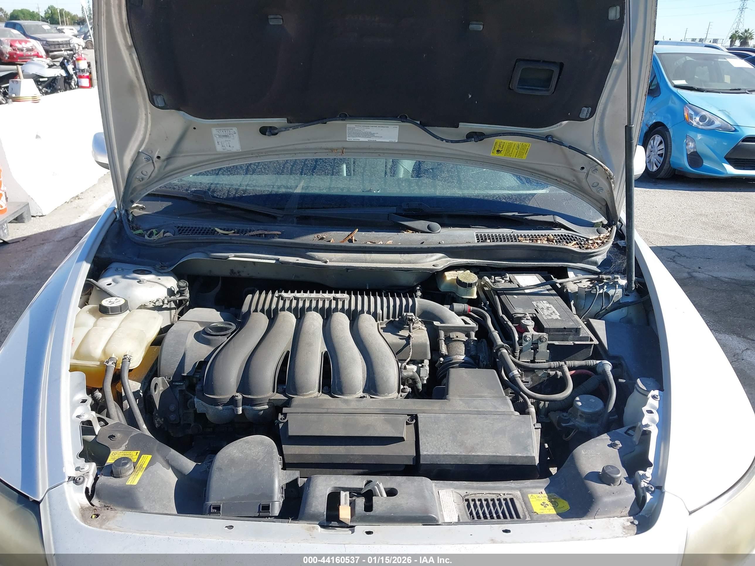 VOLVO S40 image 10
