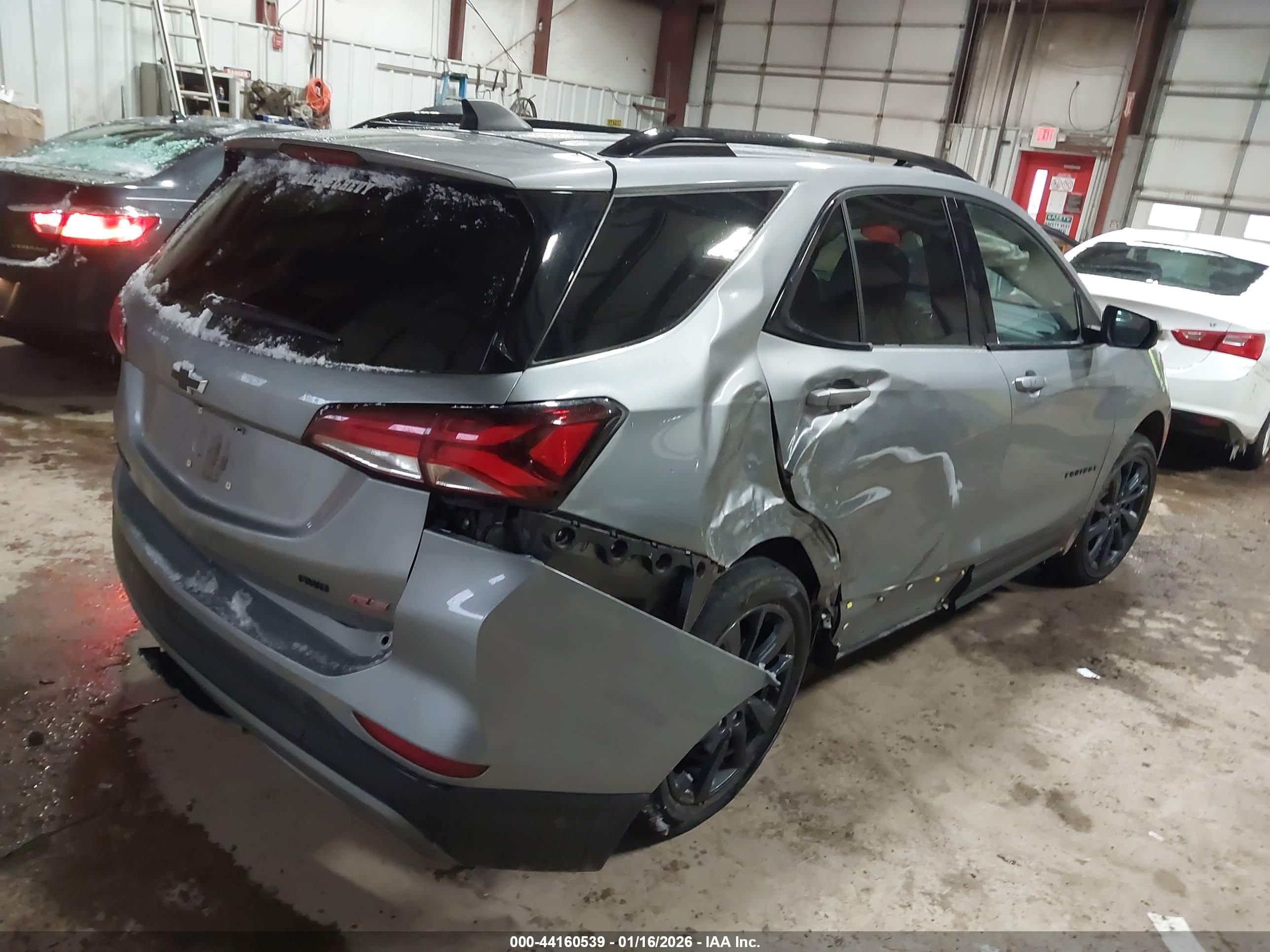CHEVROLET EQUINOX image 4