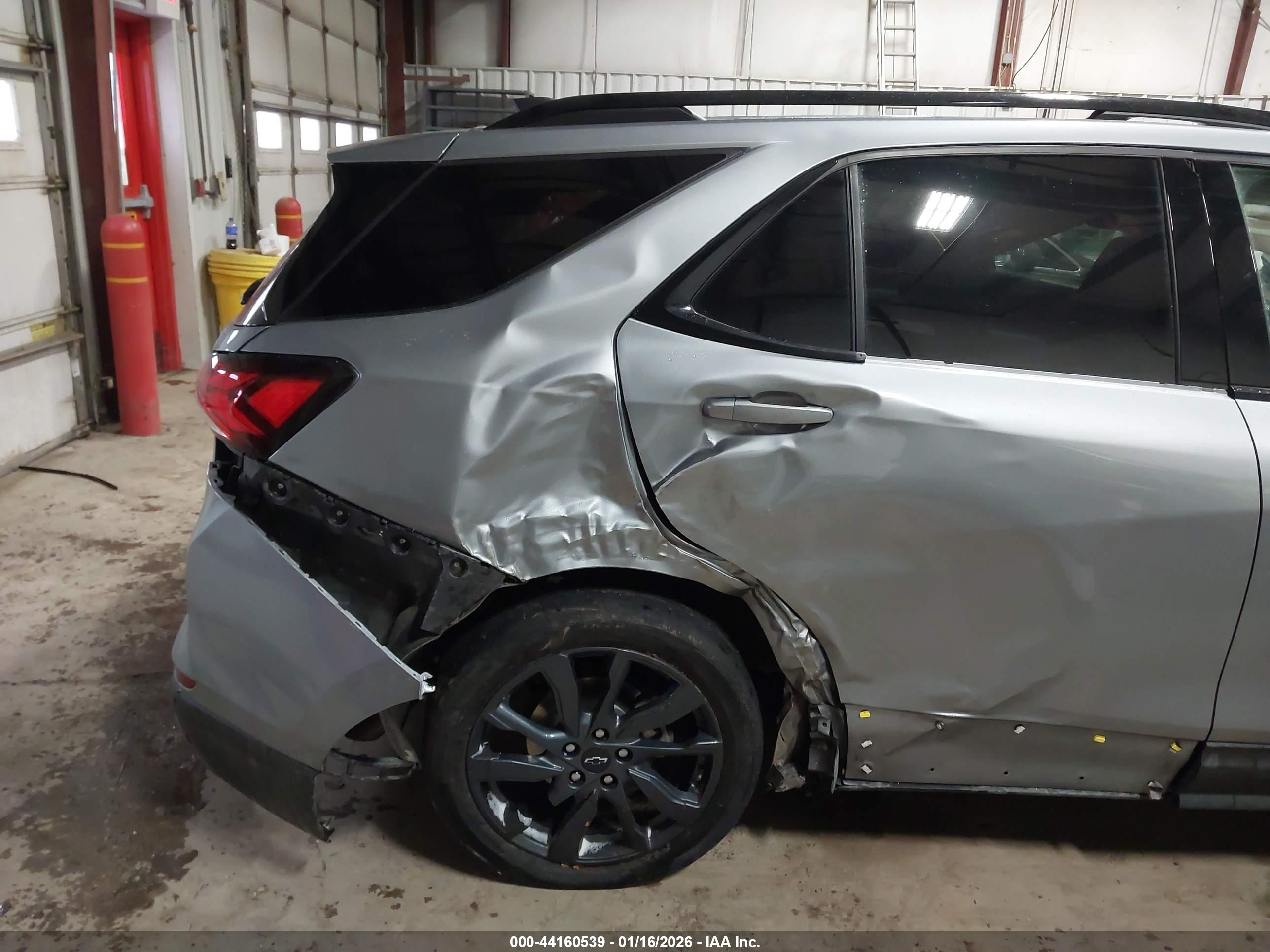 CHEVROLET EQUINOX image 6