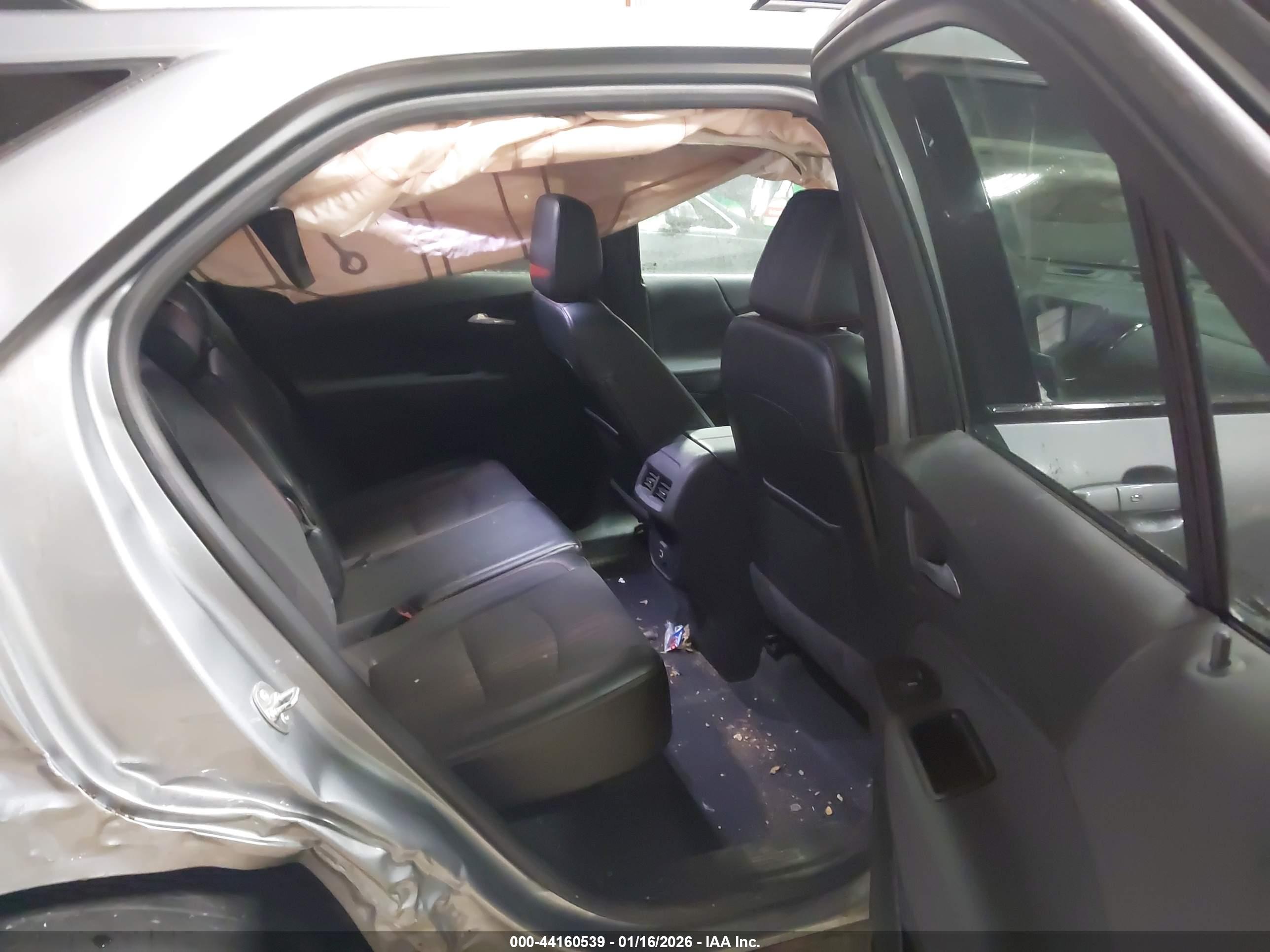 CHEVROLET EQUINOX image 8