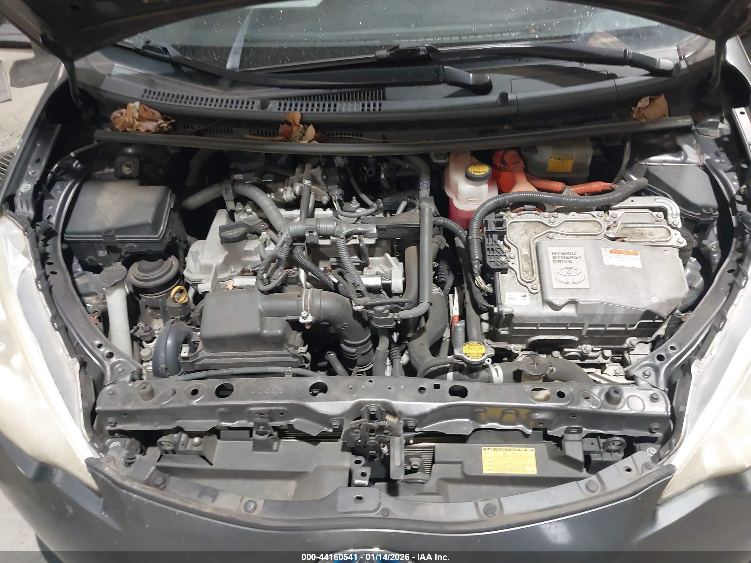 TOYOTA PRIUS image 10