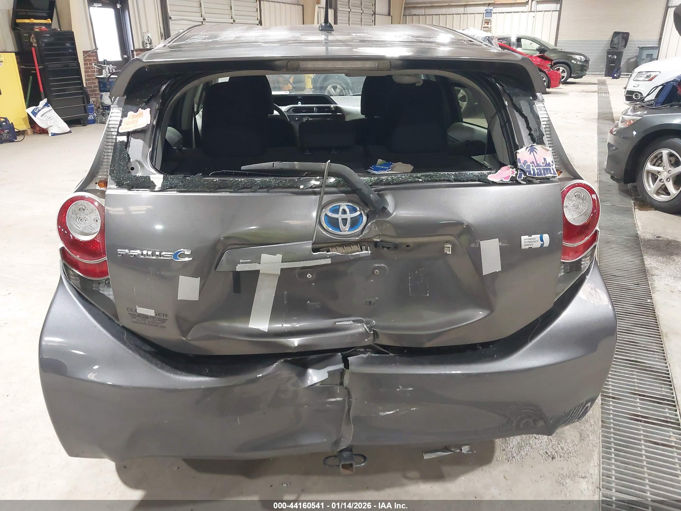 TOYOTA PRIUS image 6