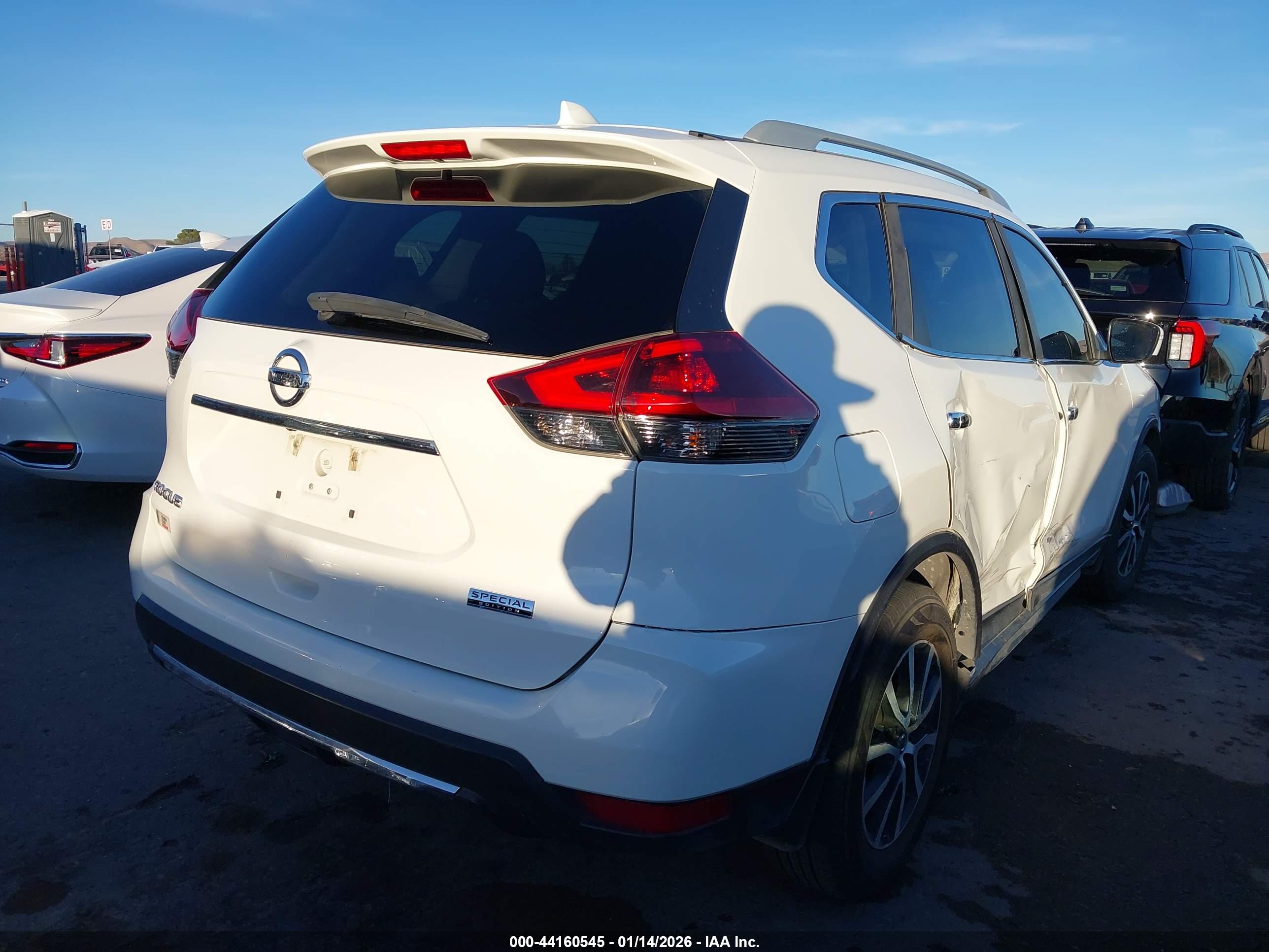 NISSAN ROGUE image 4