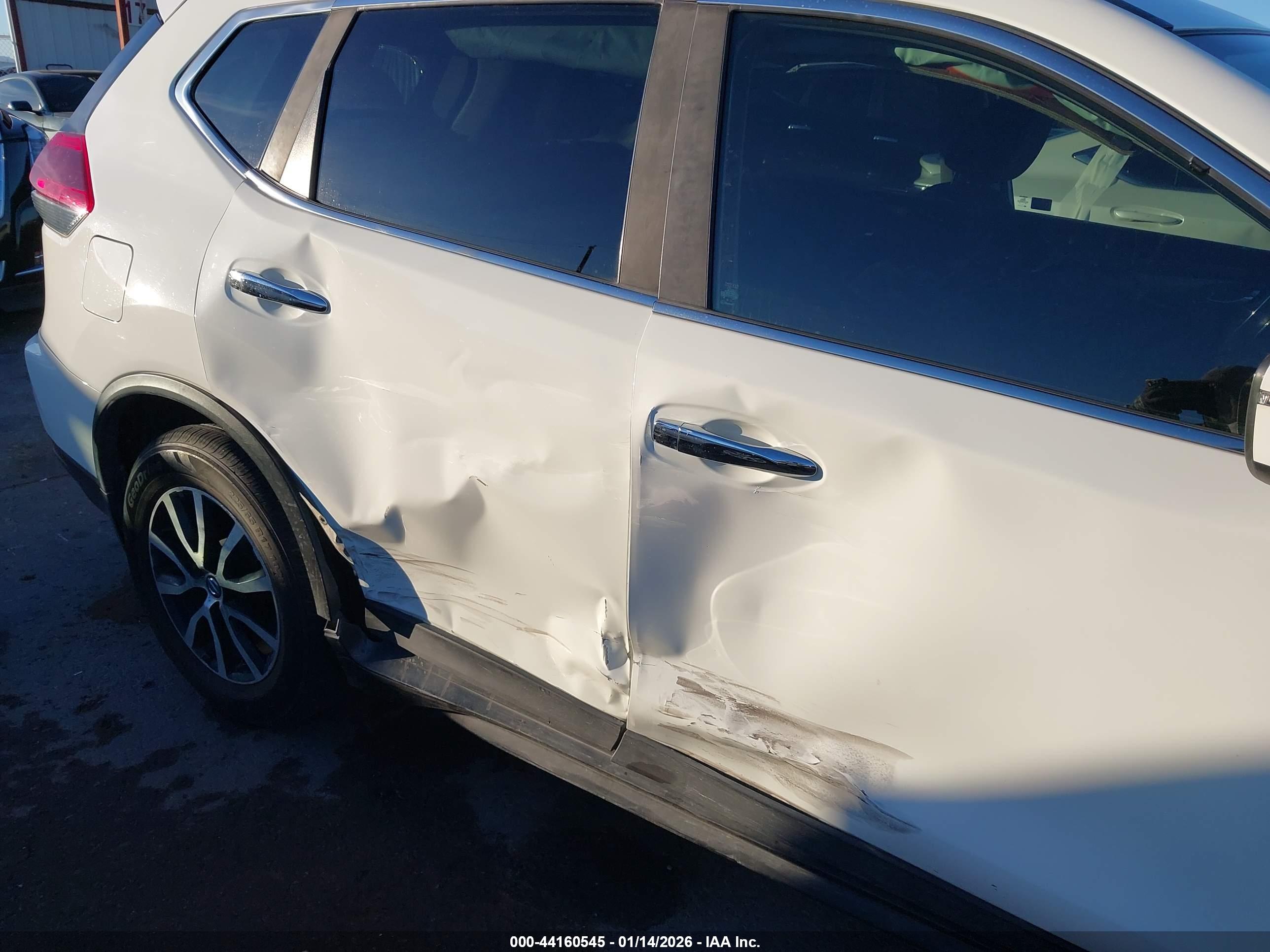 NISSAN ROGUE image 6
