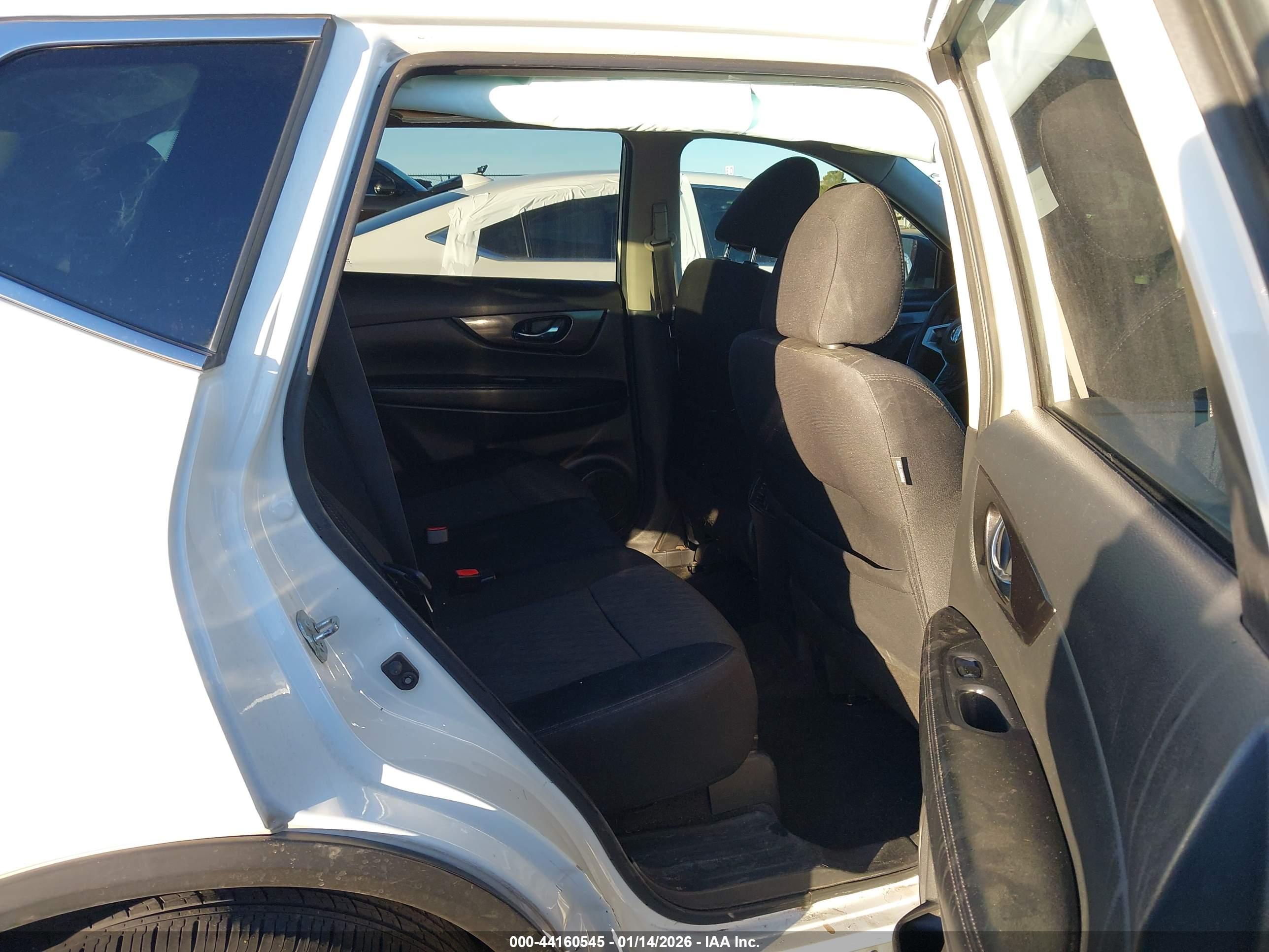 NISSAN ROGUE image 8