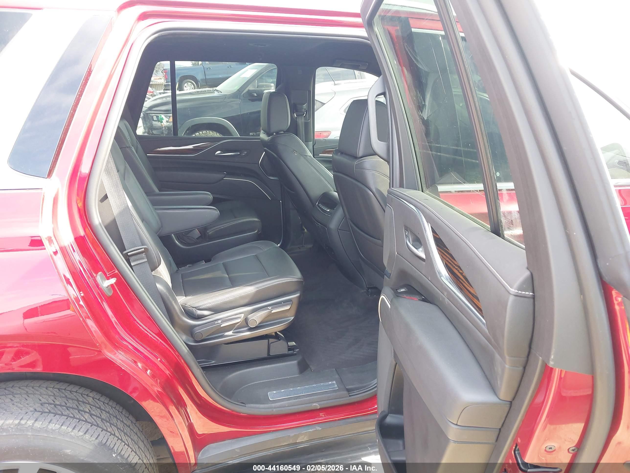 CADILLAC ESCALADE image 8