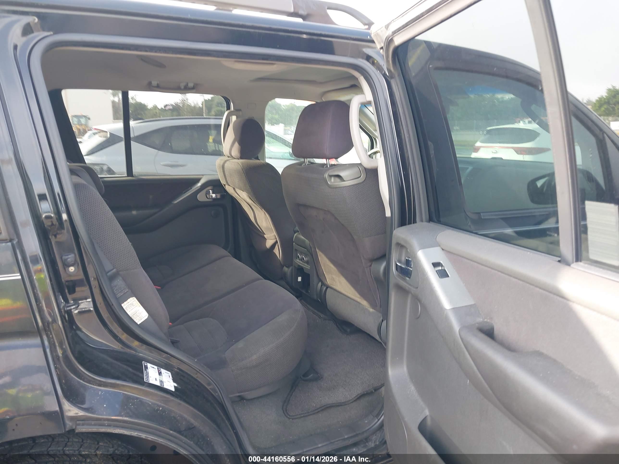 NISSAN PATHFINDER image 8