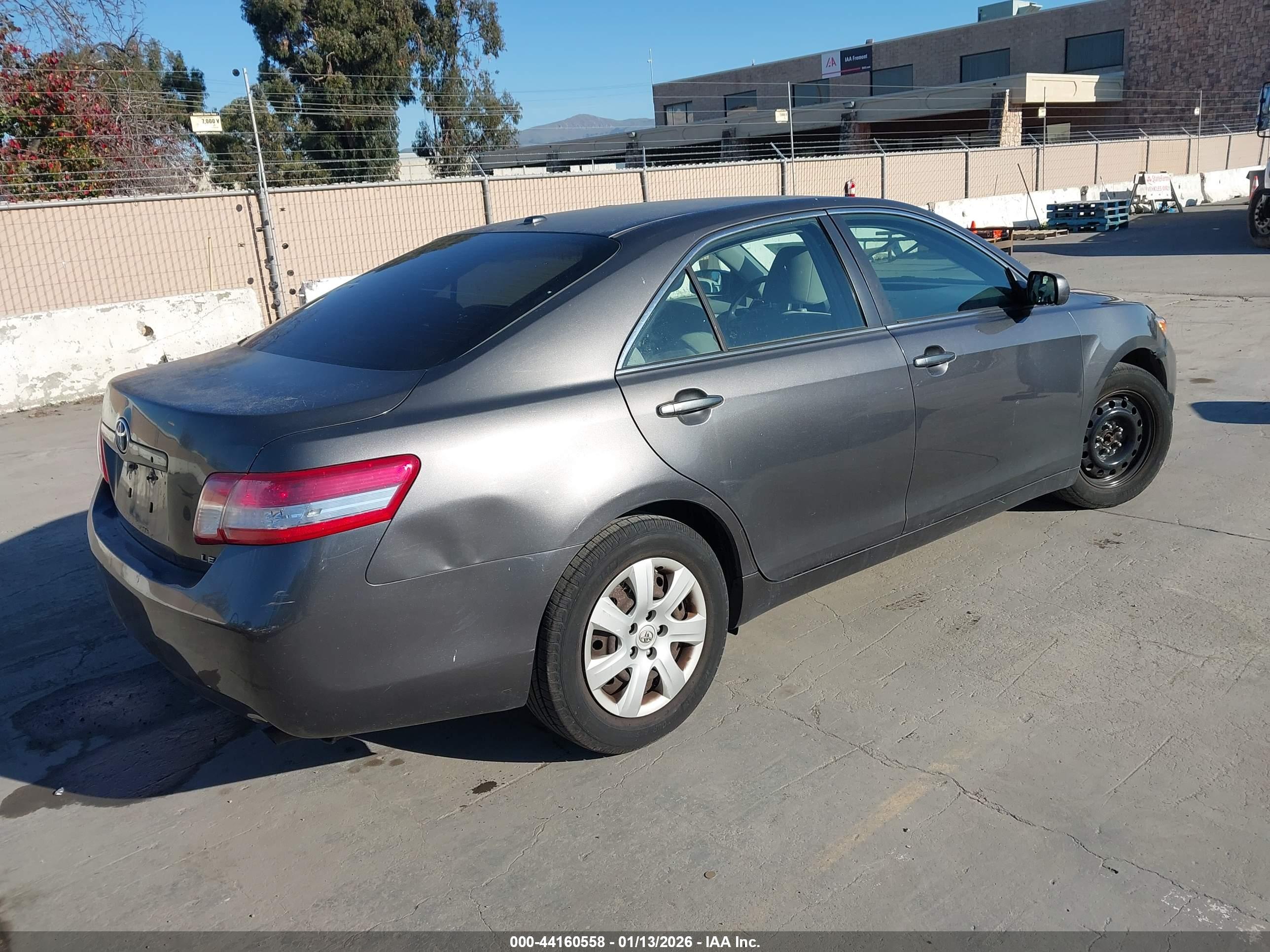TOYOTA CAMRY image 4