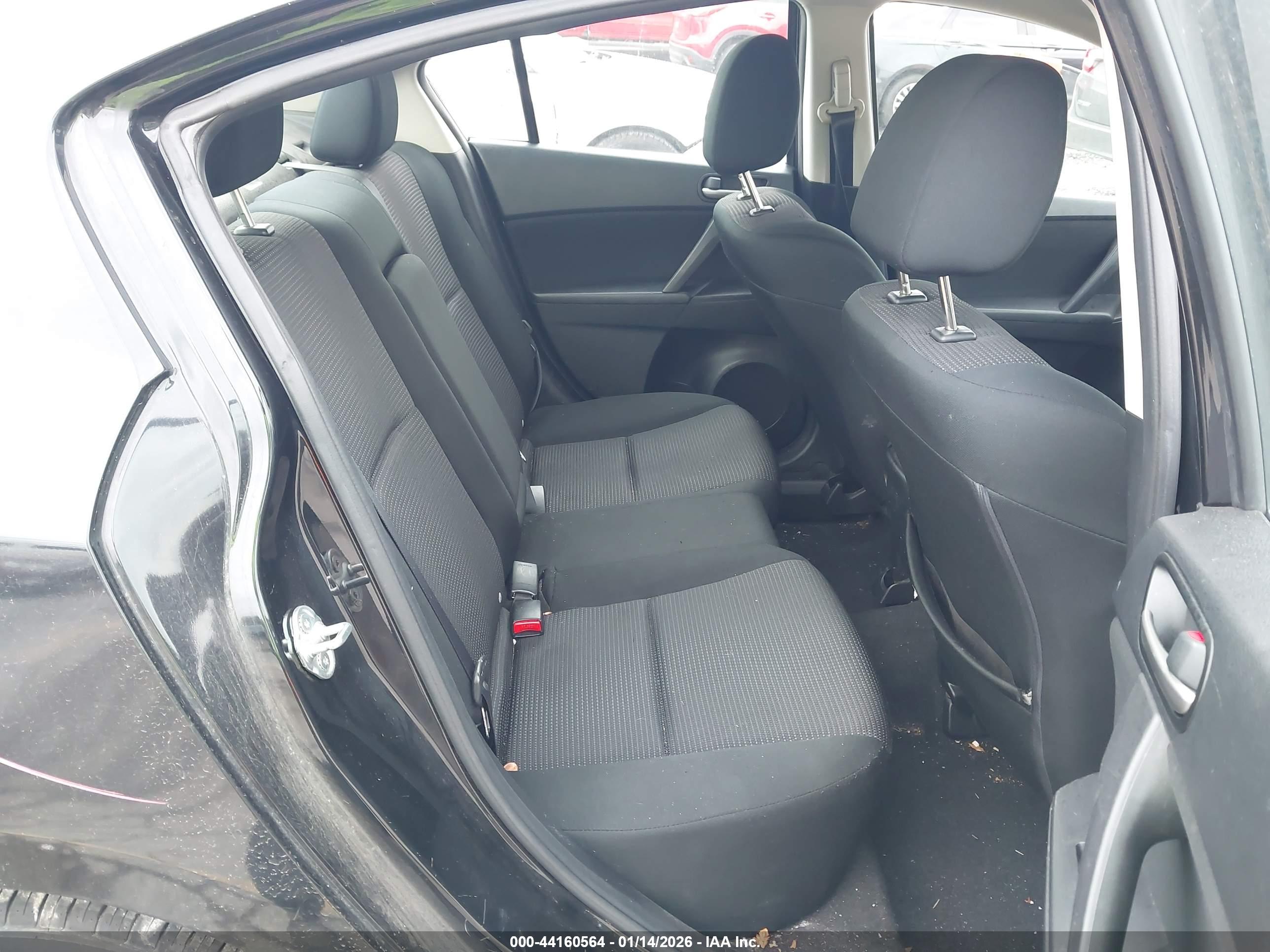 MAZDA MAZDA3 image 8