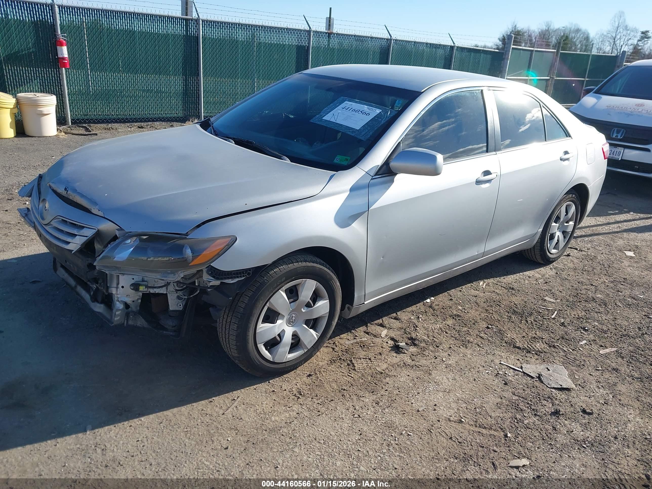 TOYOTA CAMRY image 2