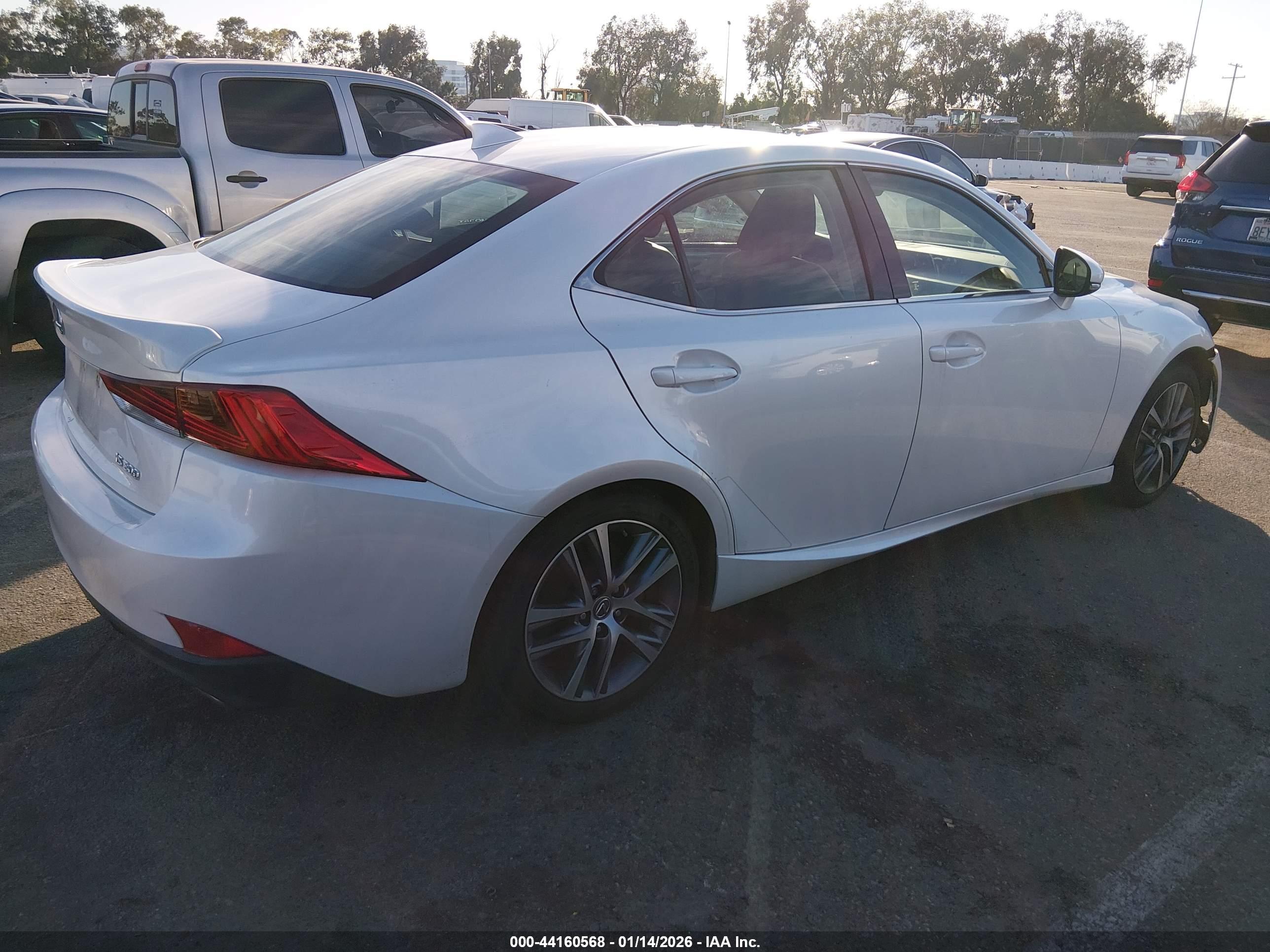 LEXUS IS image 4