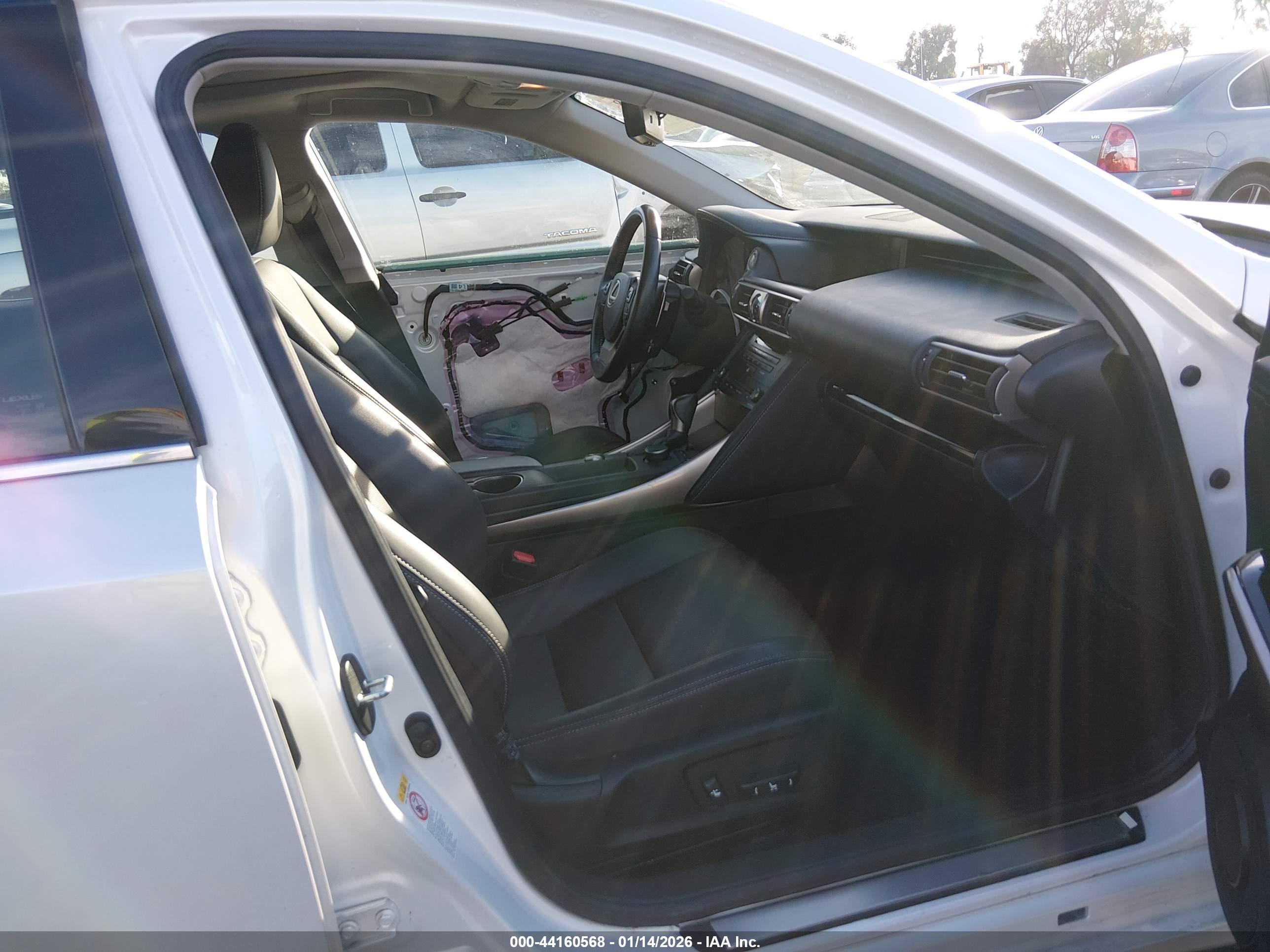 LEXUS IS image 5