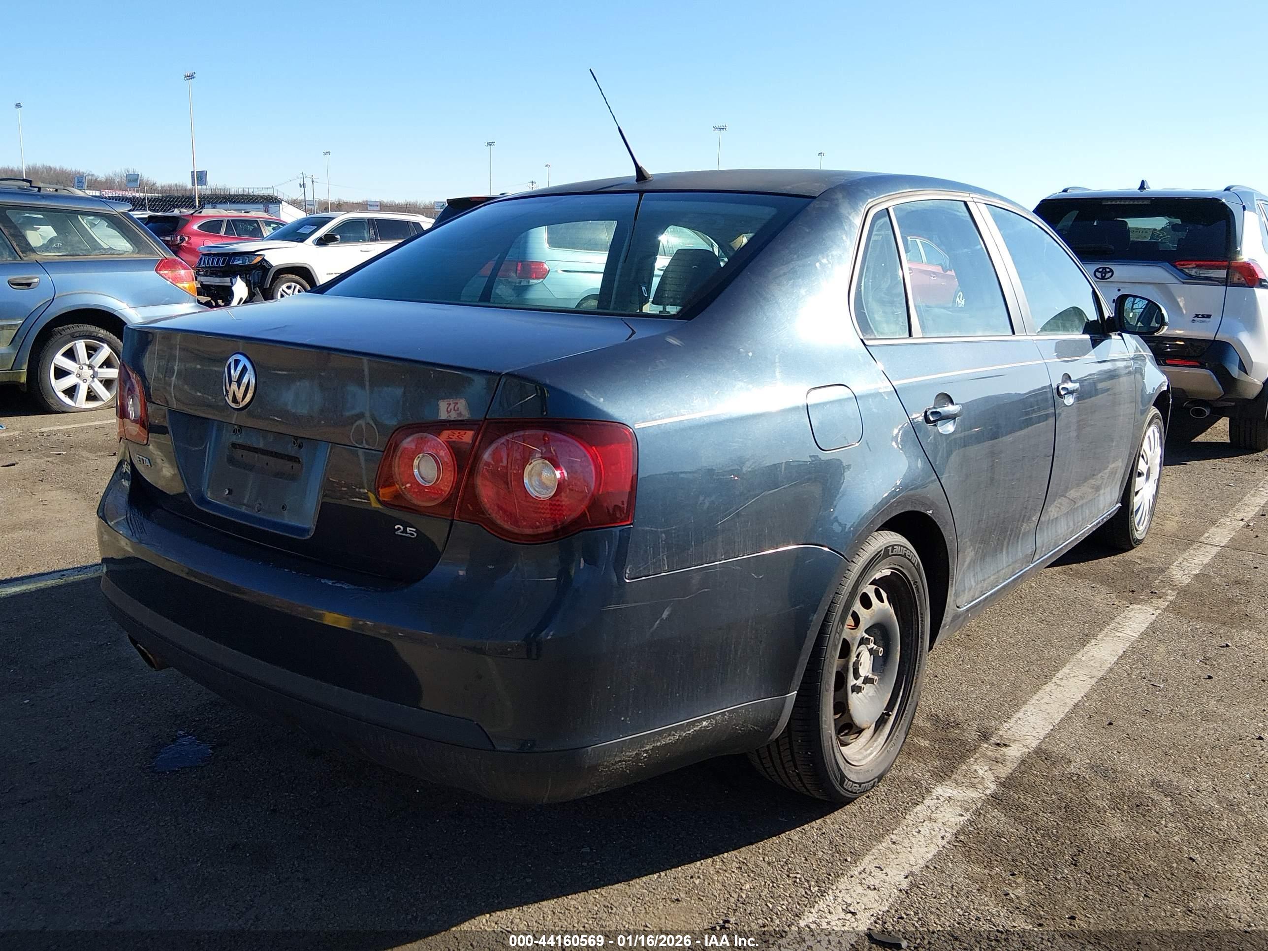 VOLKSWAGEN JETTA image 4