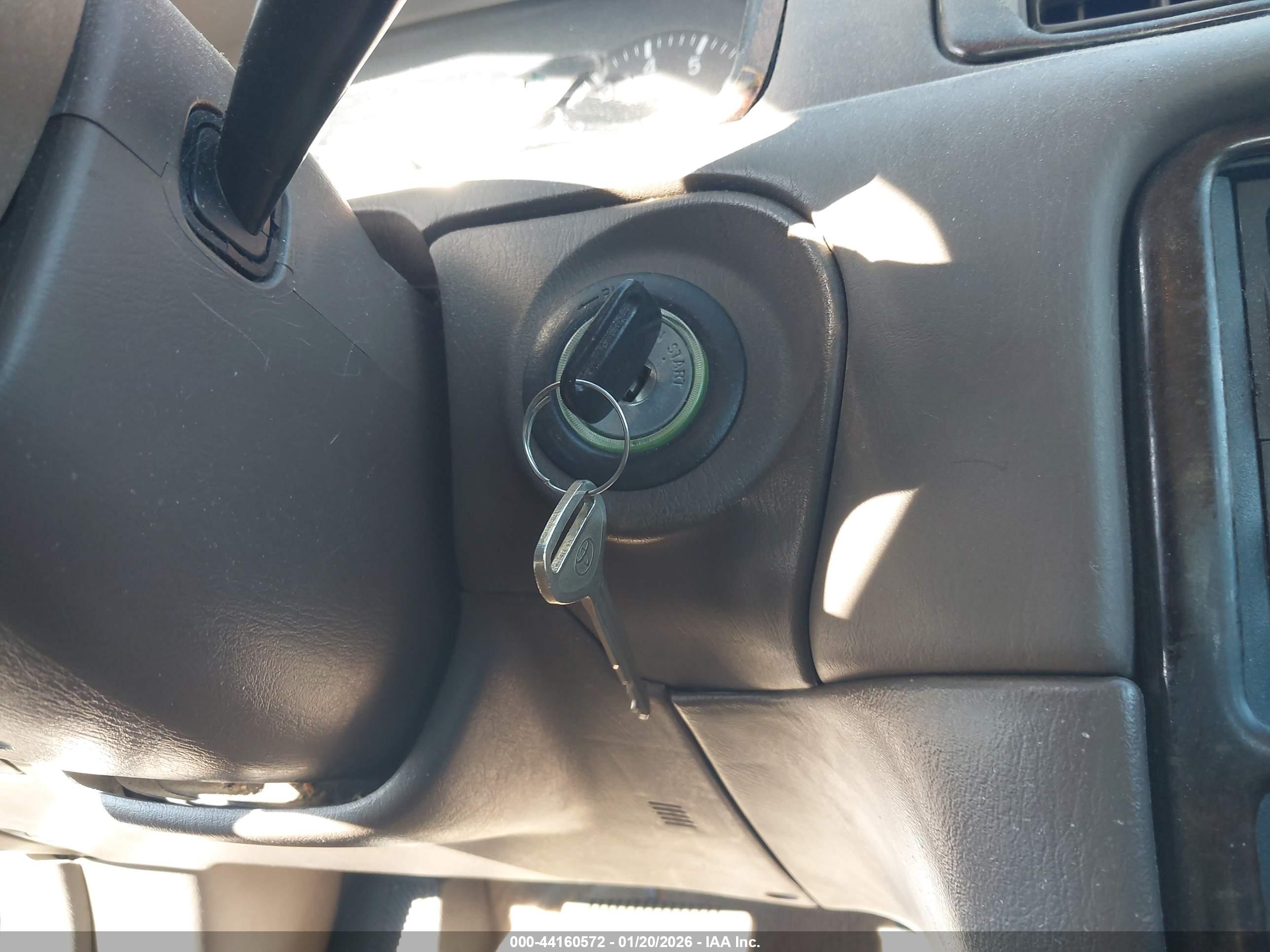 TOYOTA CAMRY image 11
