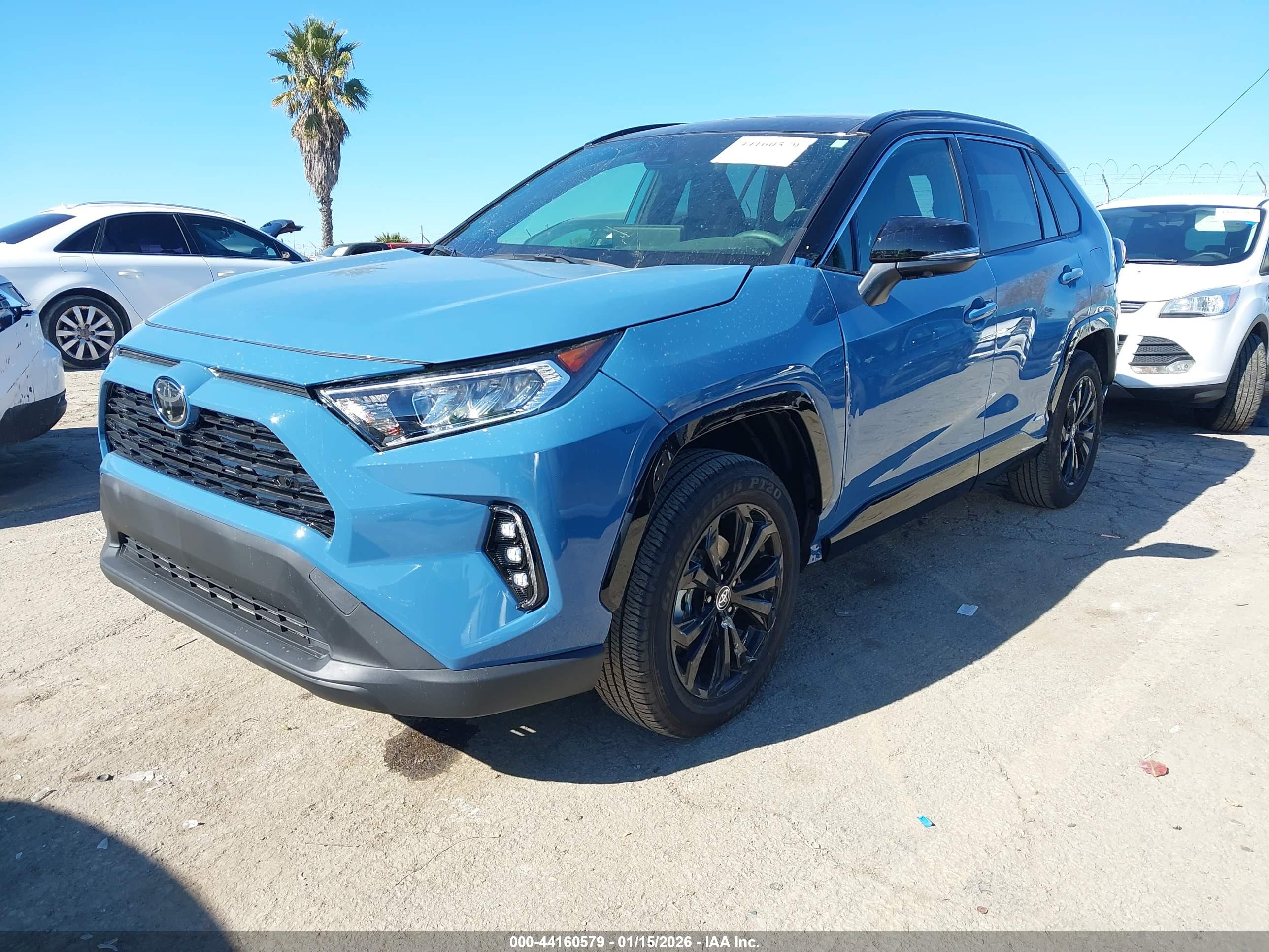 TOYOTA RAV4 image 2