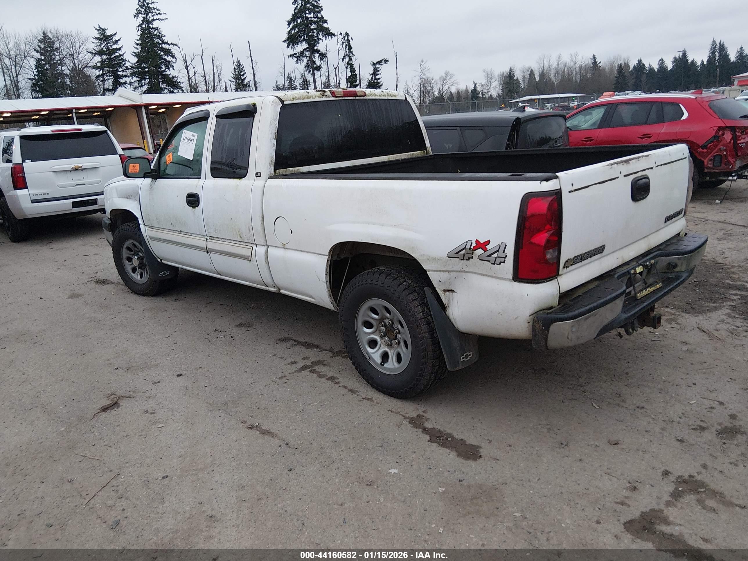 CHEVROLET SILVERADO image 3