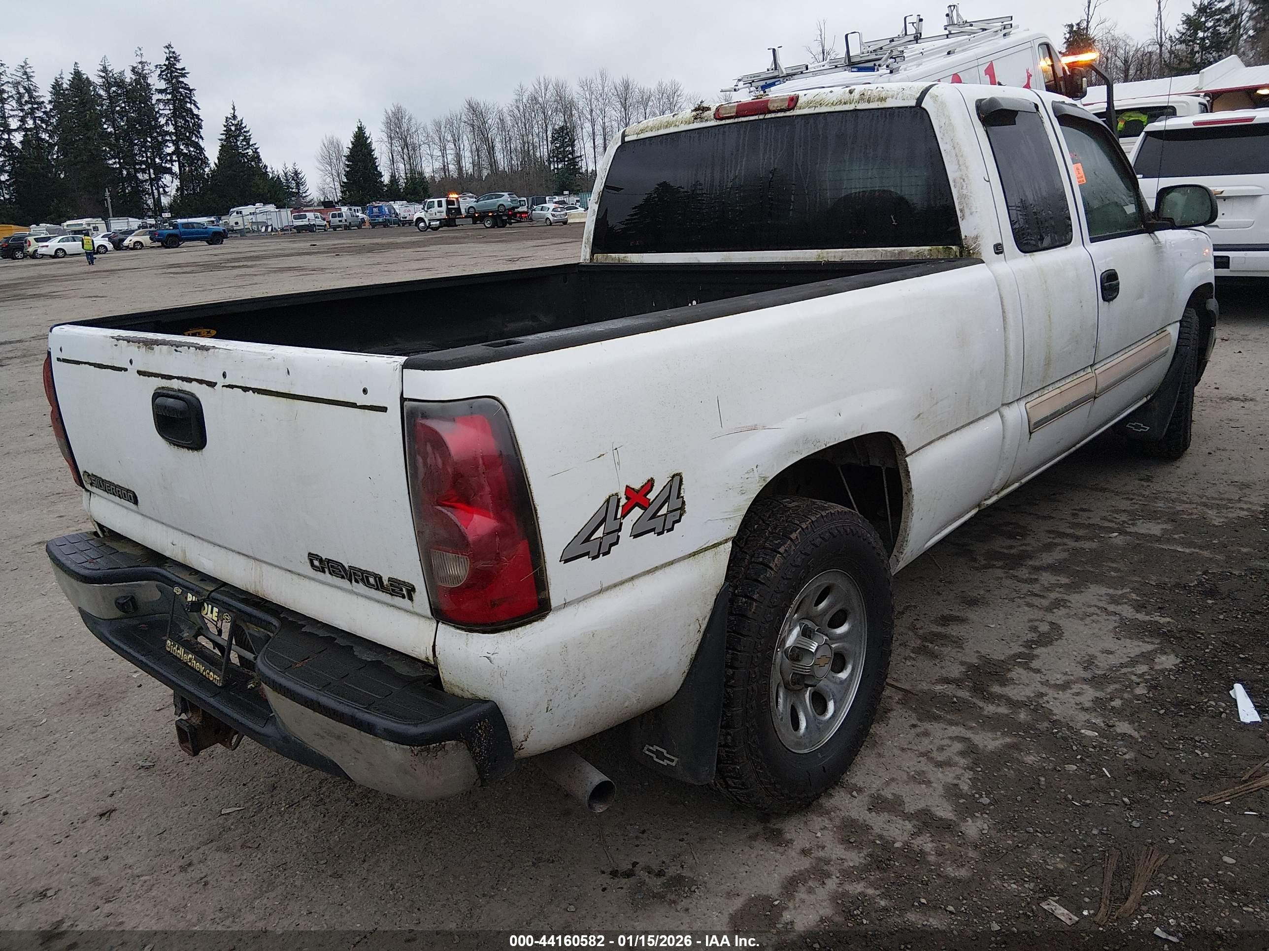 CHEVROLET SILVERADO image 4
