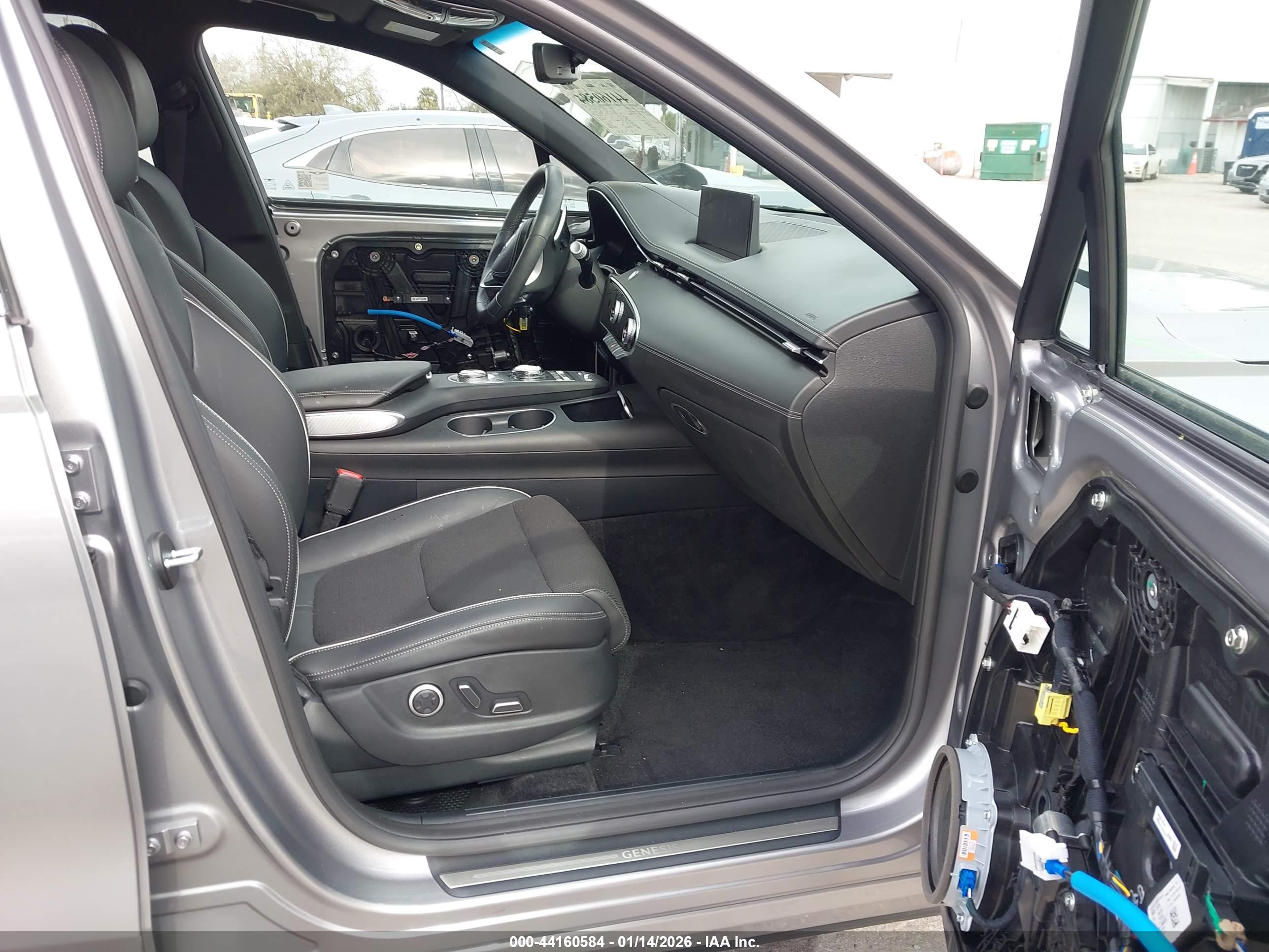 GENESIS GV70 image 5