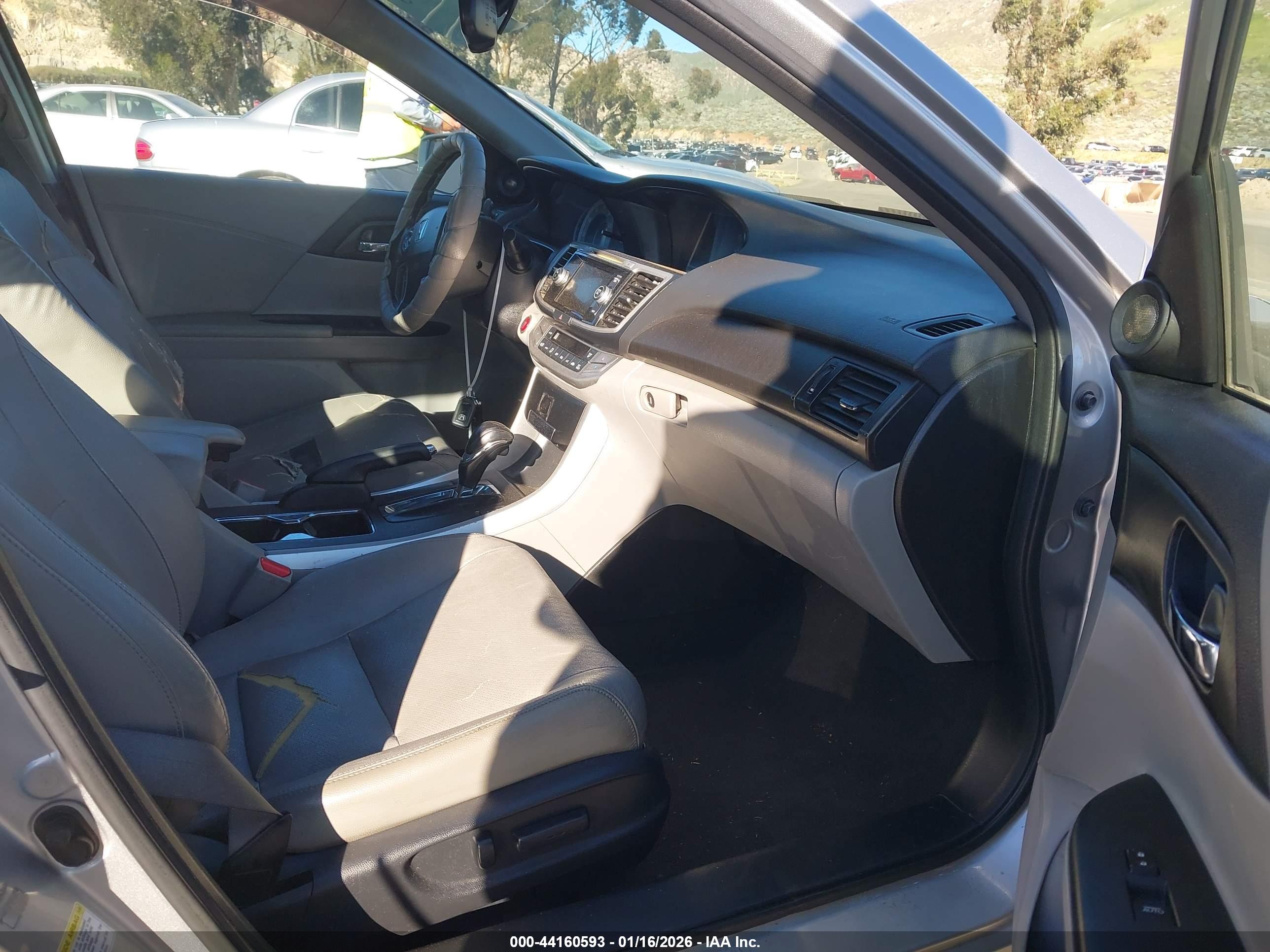 HONDA ACCORD image 5