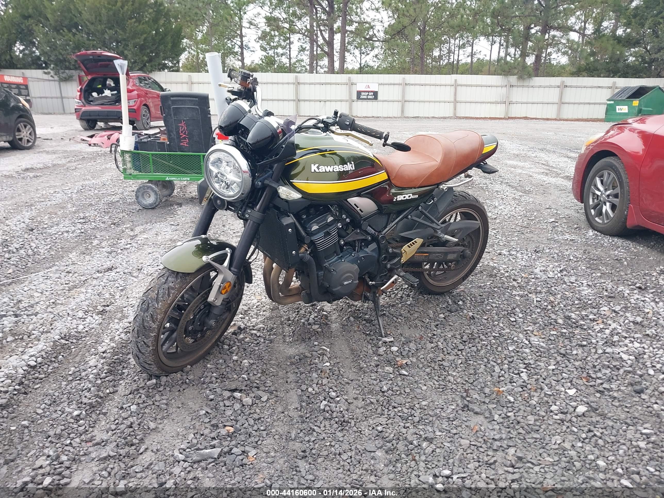 KAWASAKI ZR900 image 2
