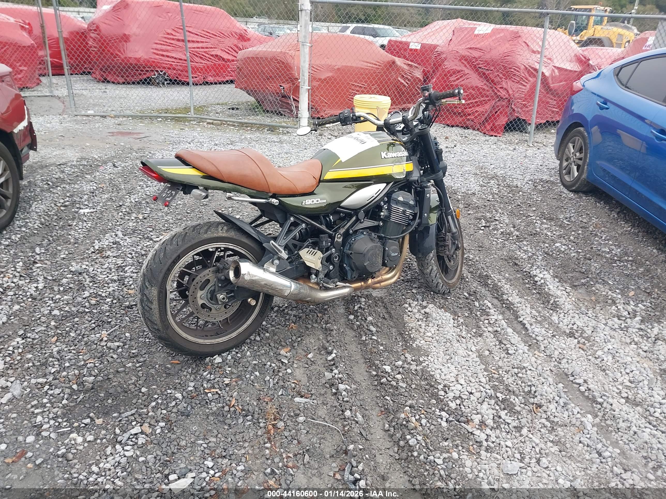 KAWASAKI ZR900 image 4