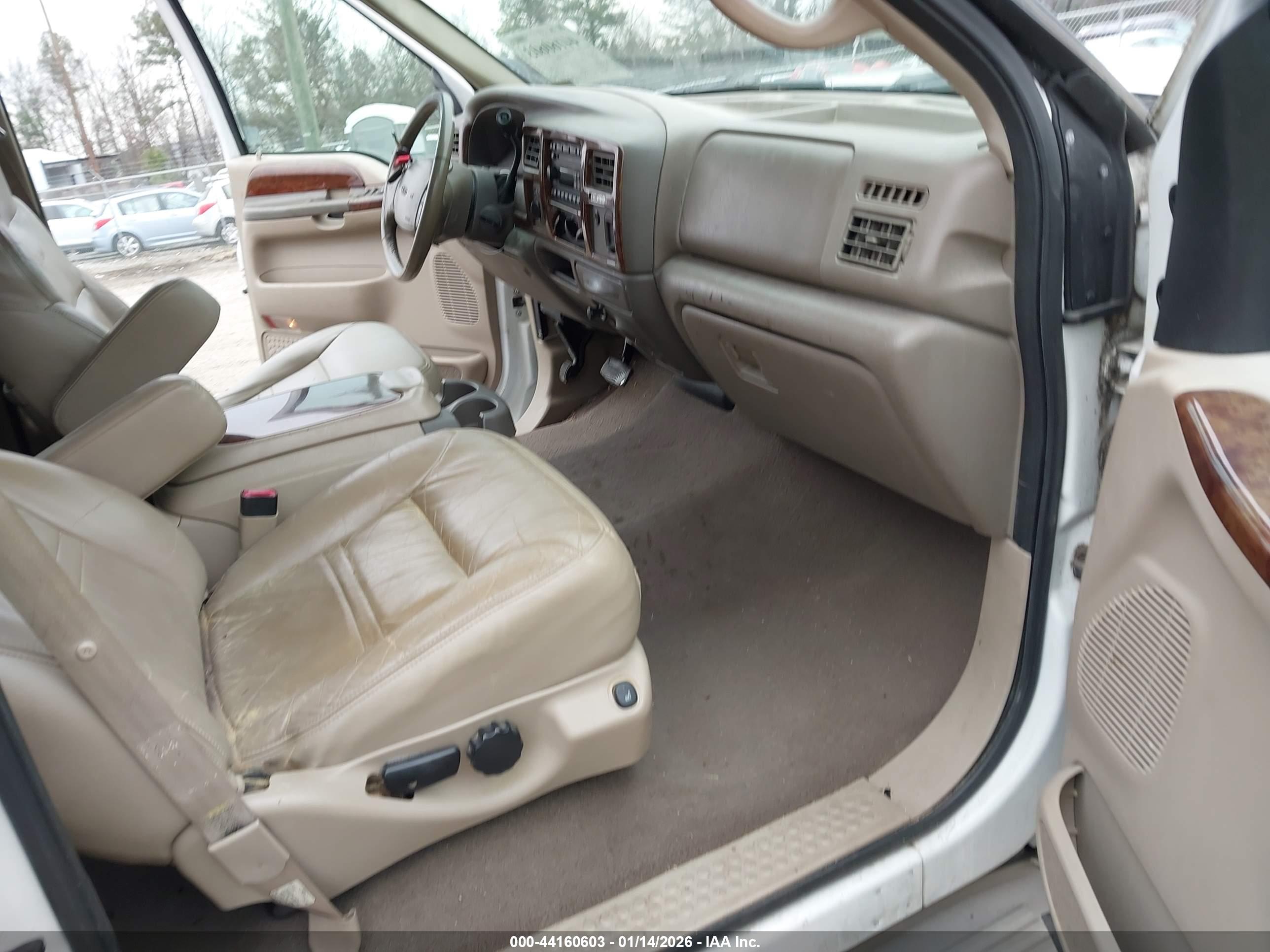 FORD EXCURSION image 5