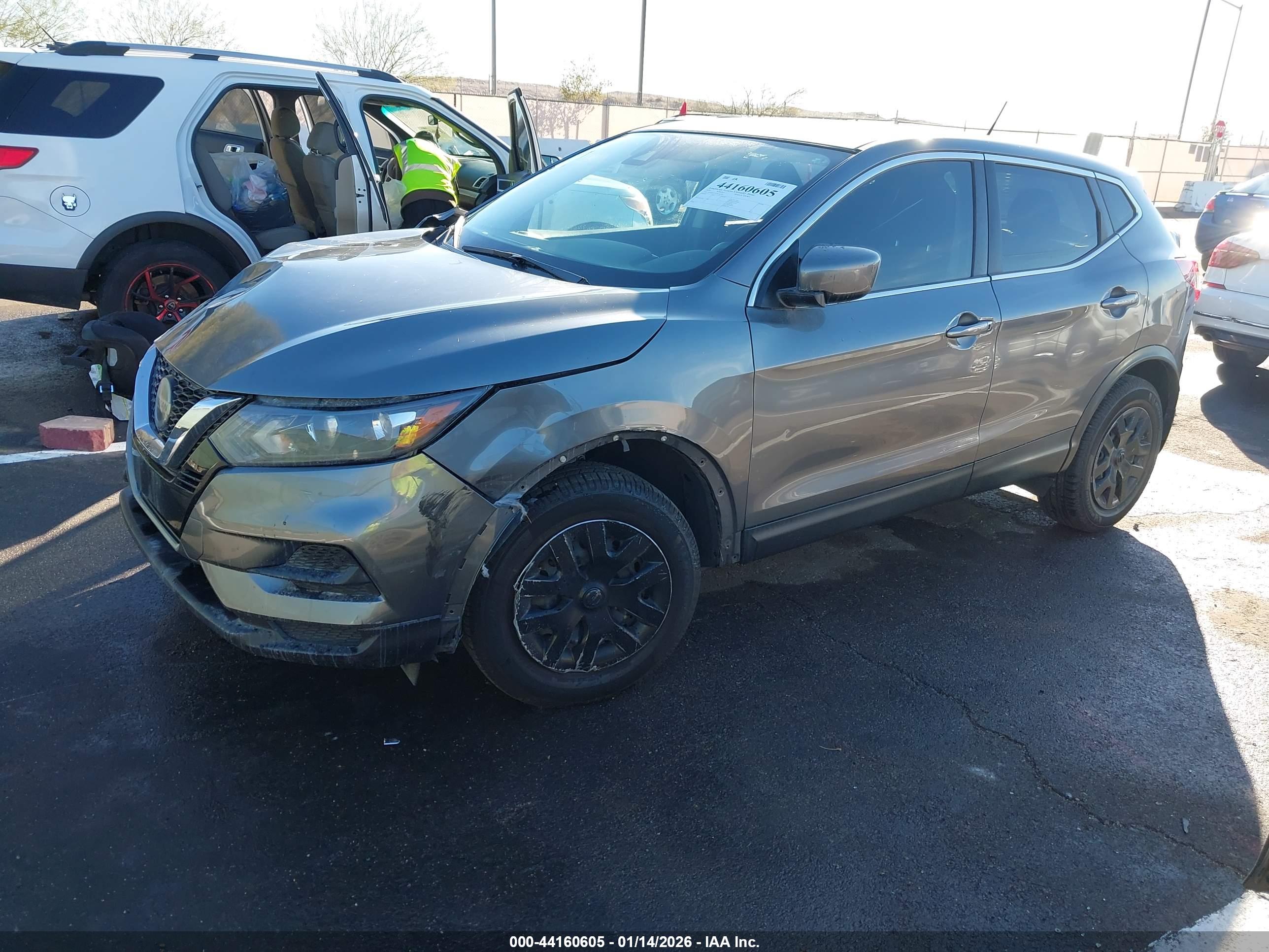 NISSAN ROGUE image 2