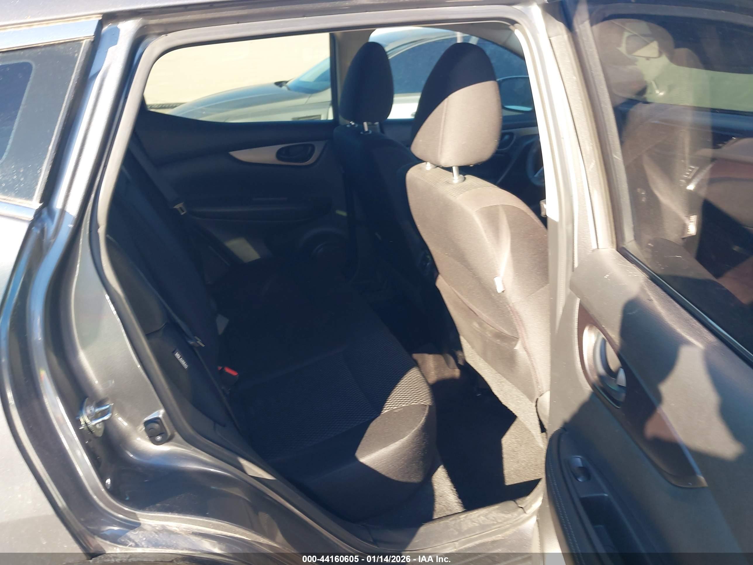 NISSAN ROGUE image 8